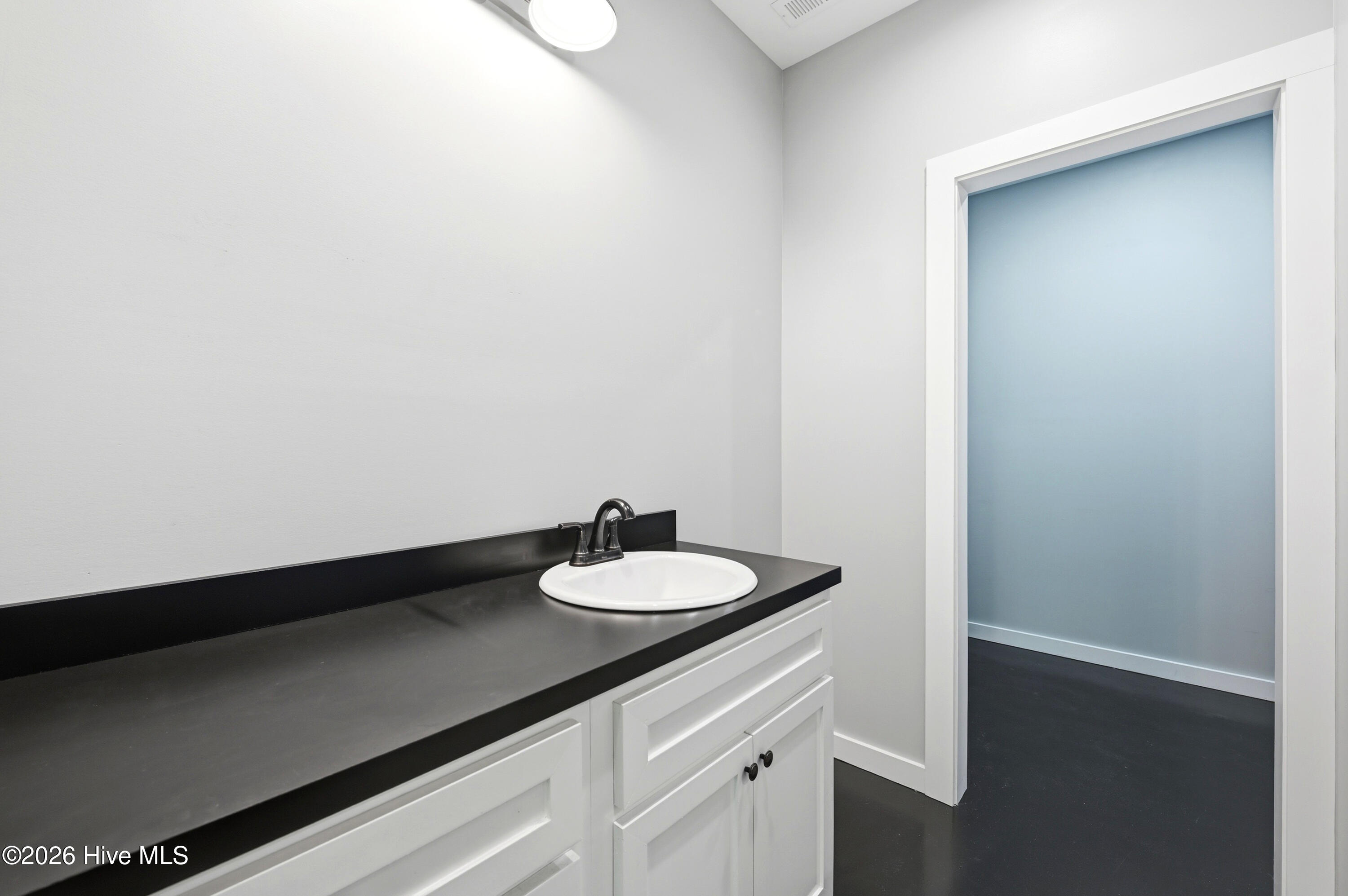 100570518 | Photo 20