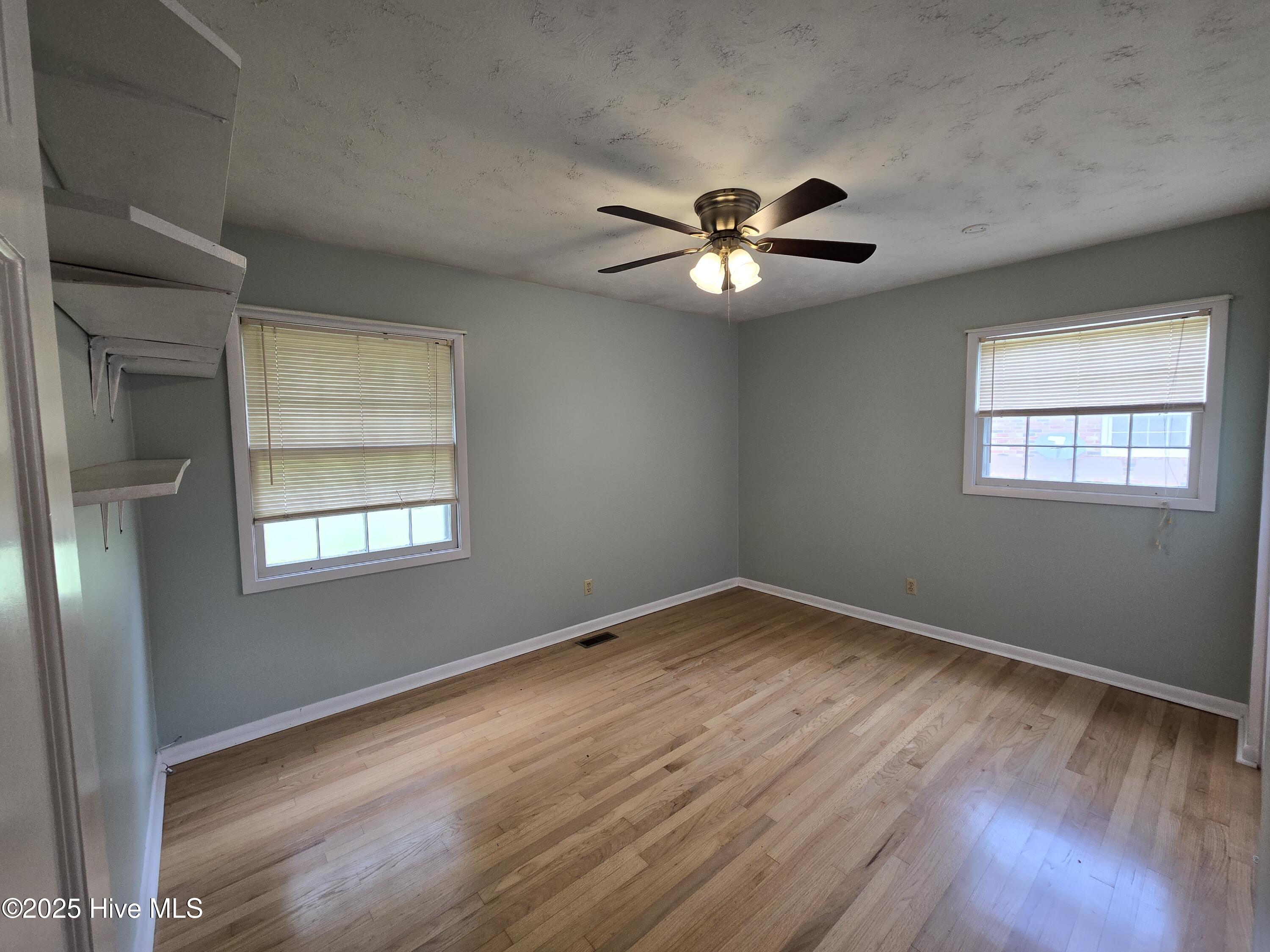 100523459 | Photo 22