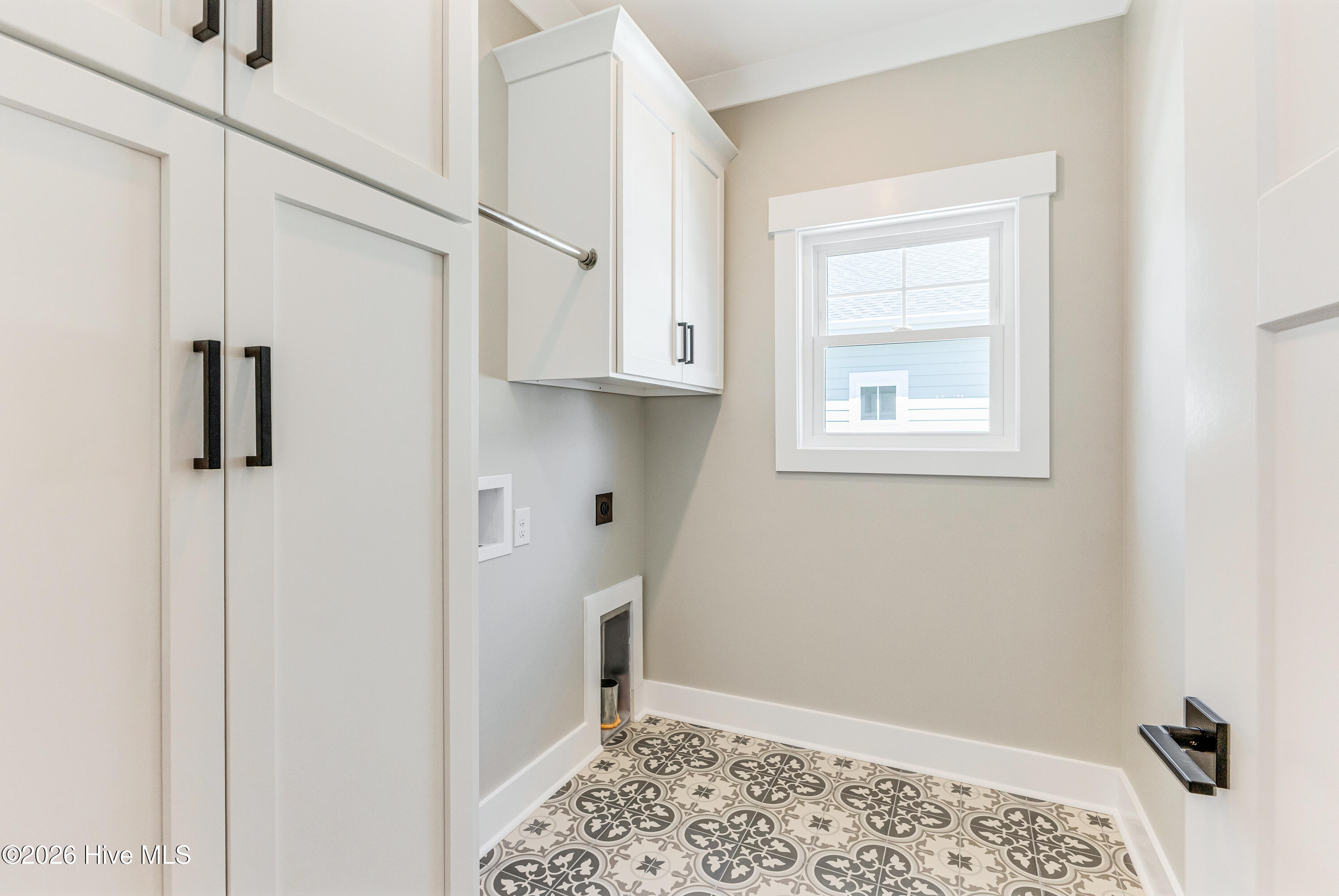 100564365 | Photo 19