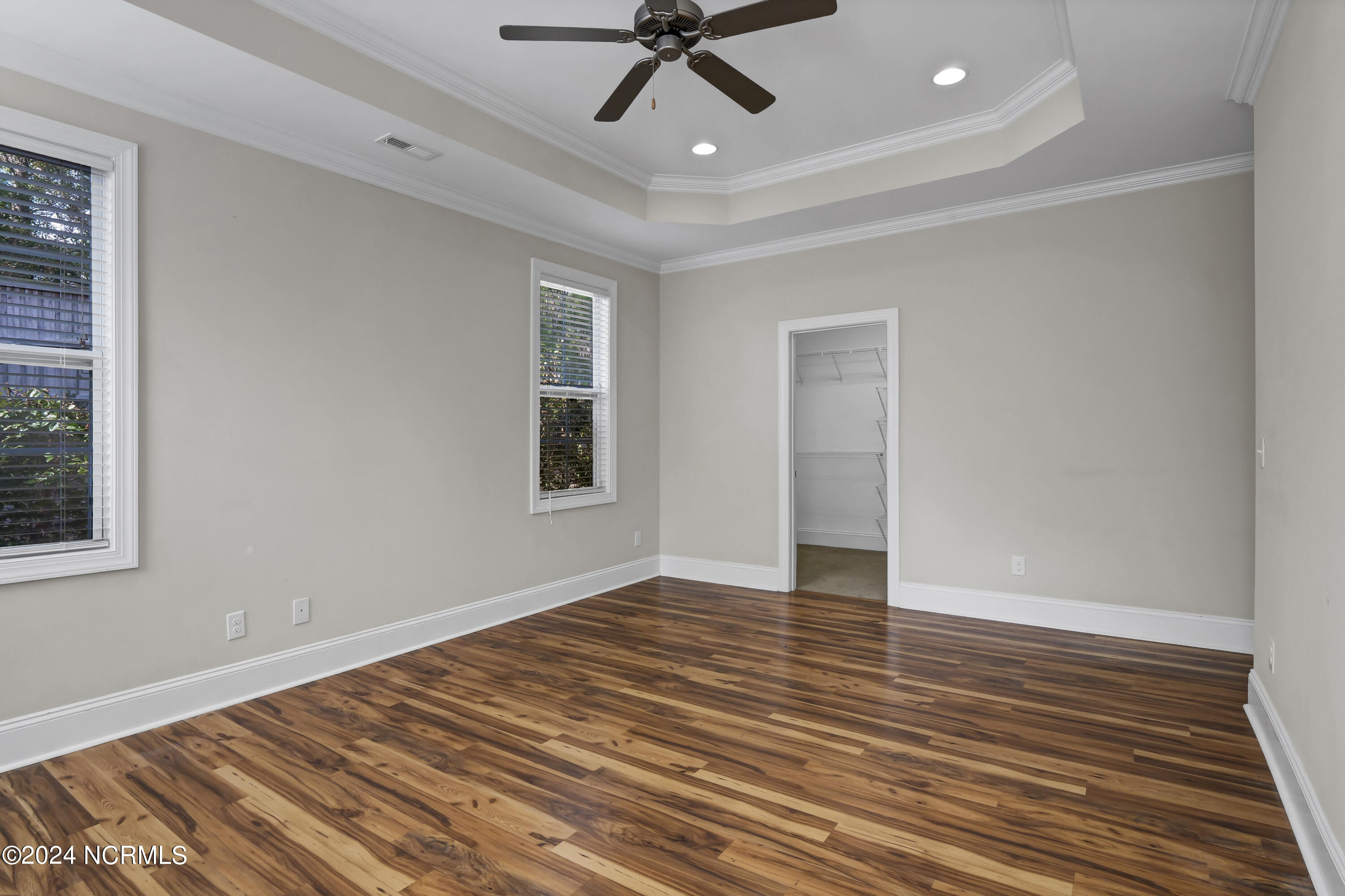 100547498 | Photo 15