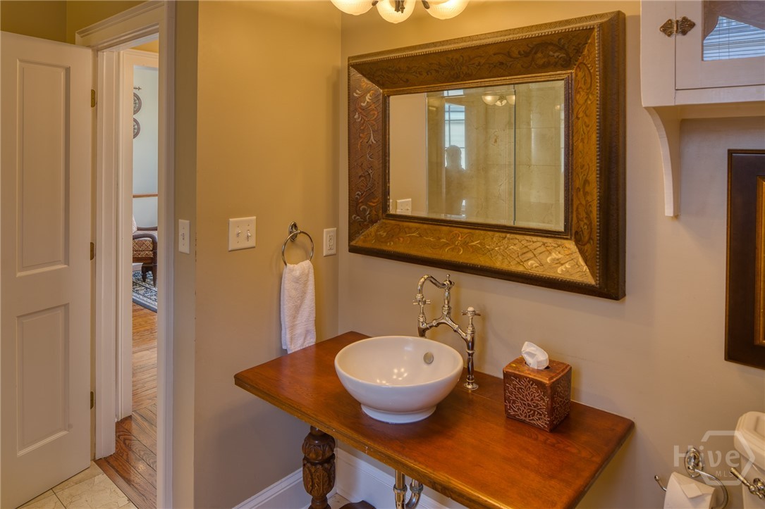 14 E Taylor Street, Savannah, GA, 31401