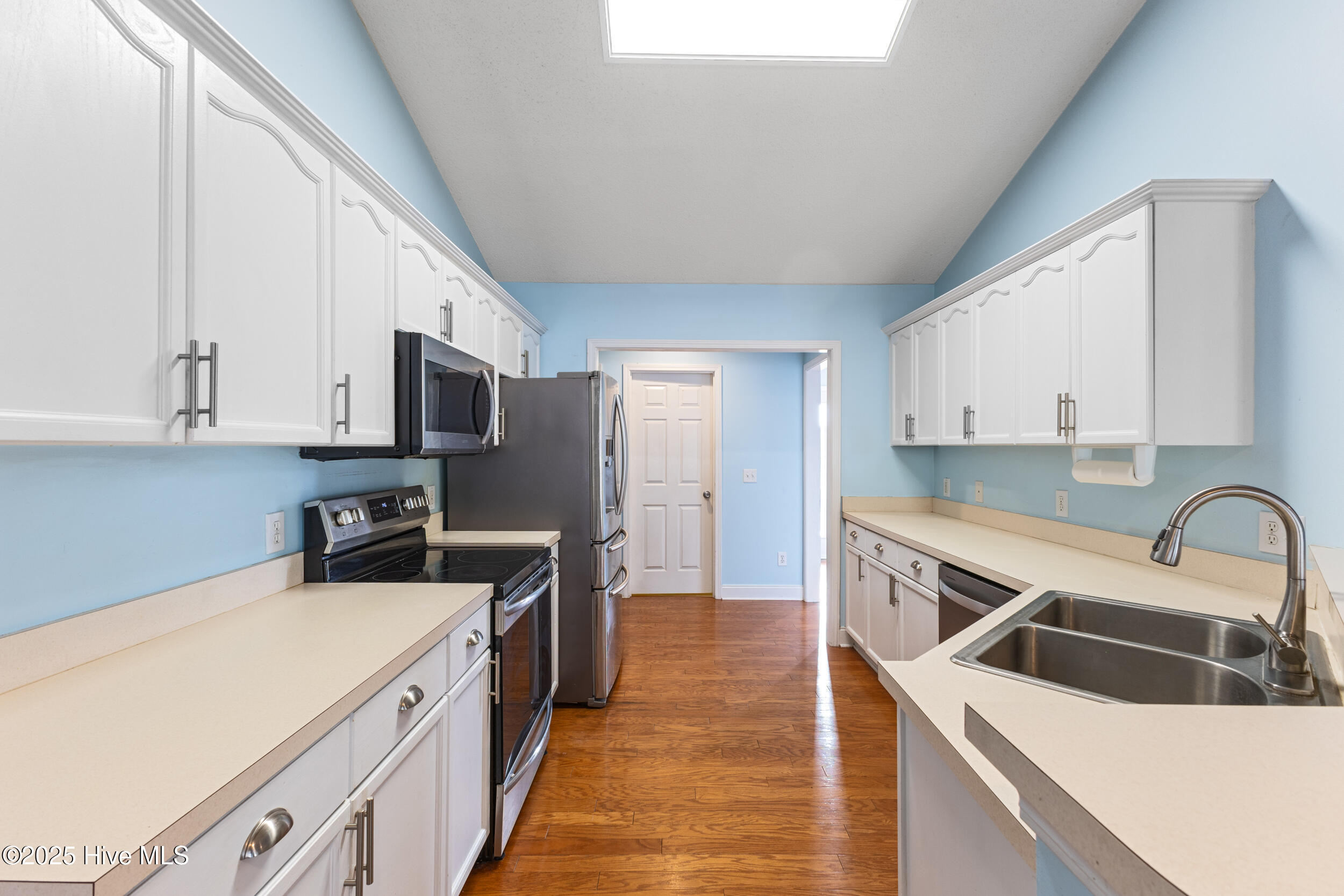 100539988 | Photo 15