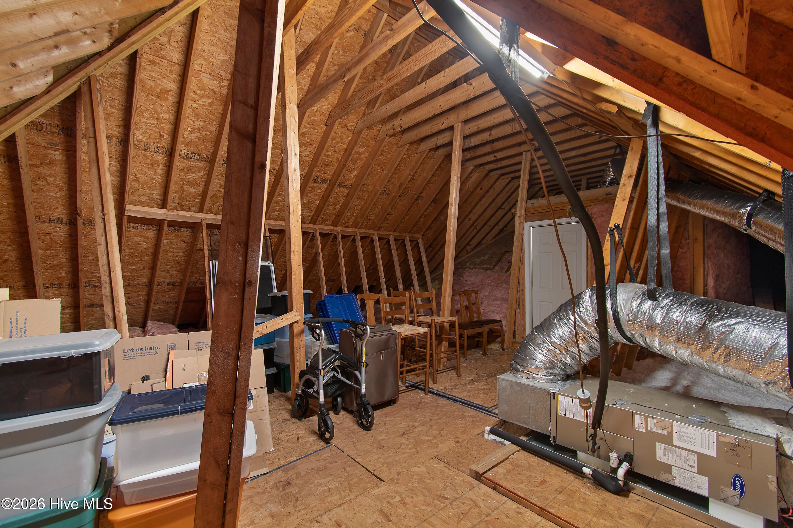 100557471 | Photo 47