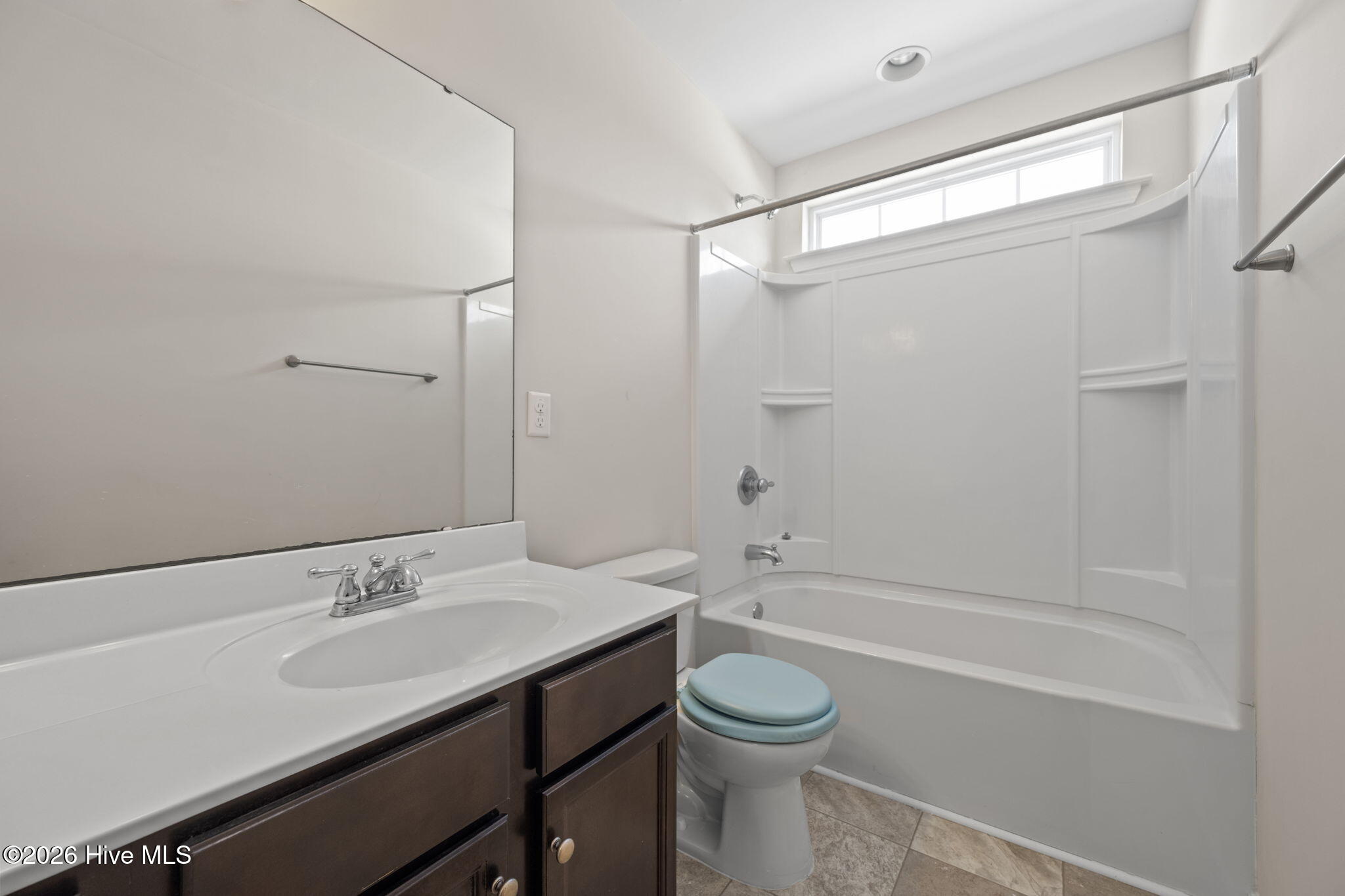 100555792 | Photo 24