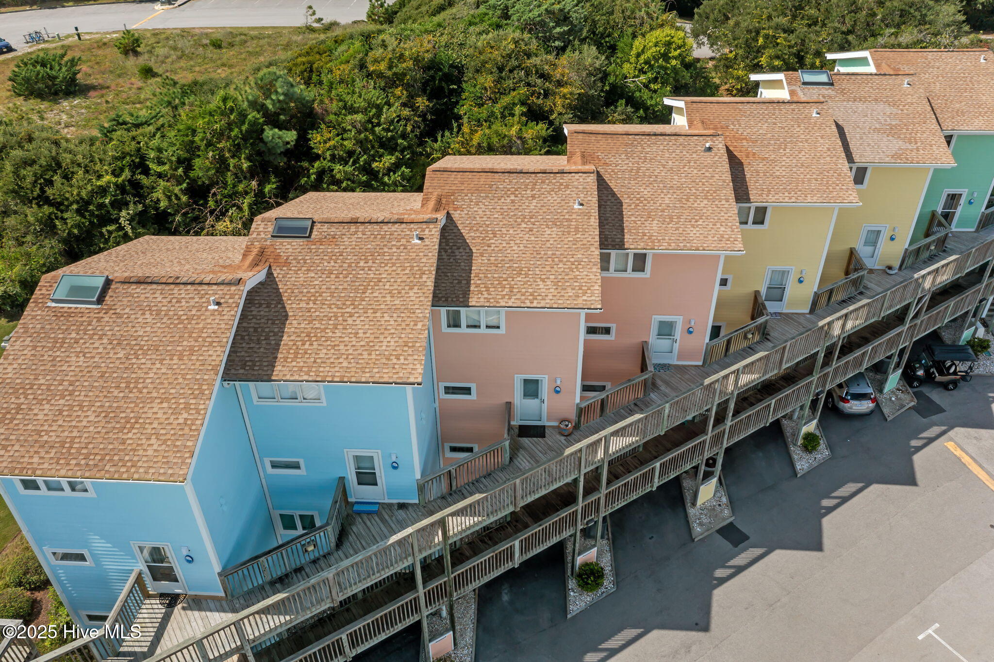 100534121 | Photo 47