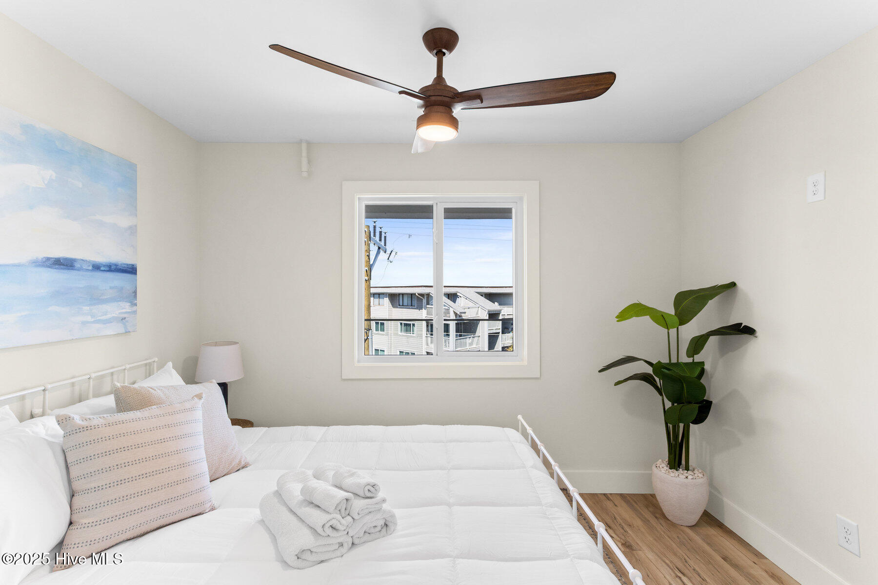 100523211 | Photo 27