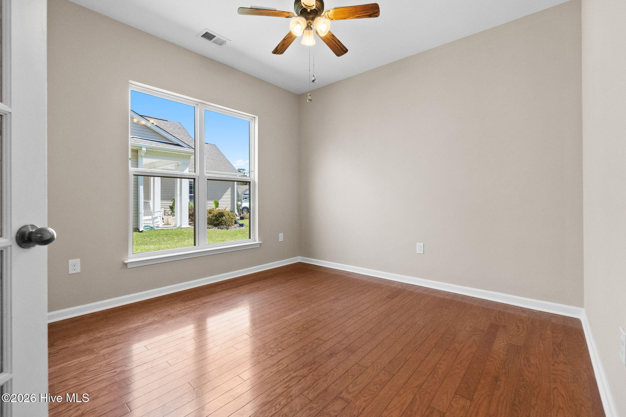 100561861 | Photo 37