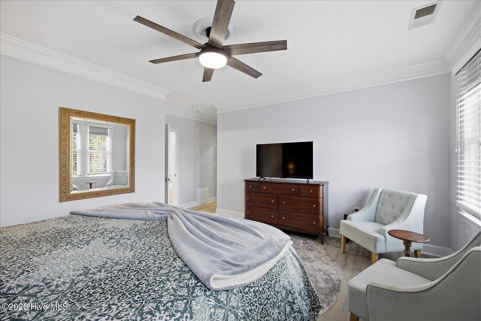 100561305 | Photo 26