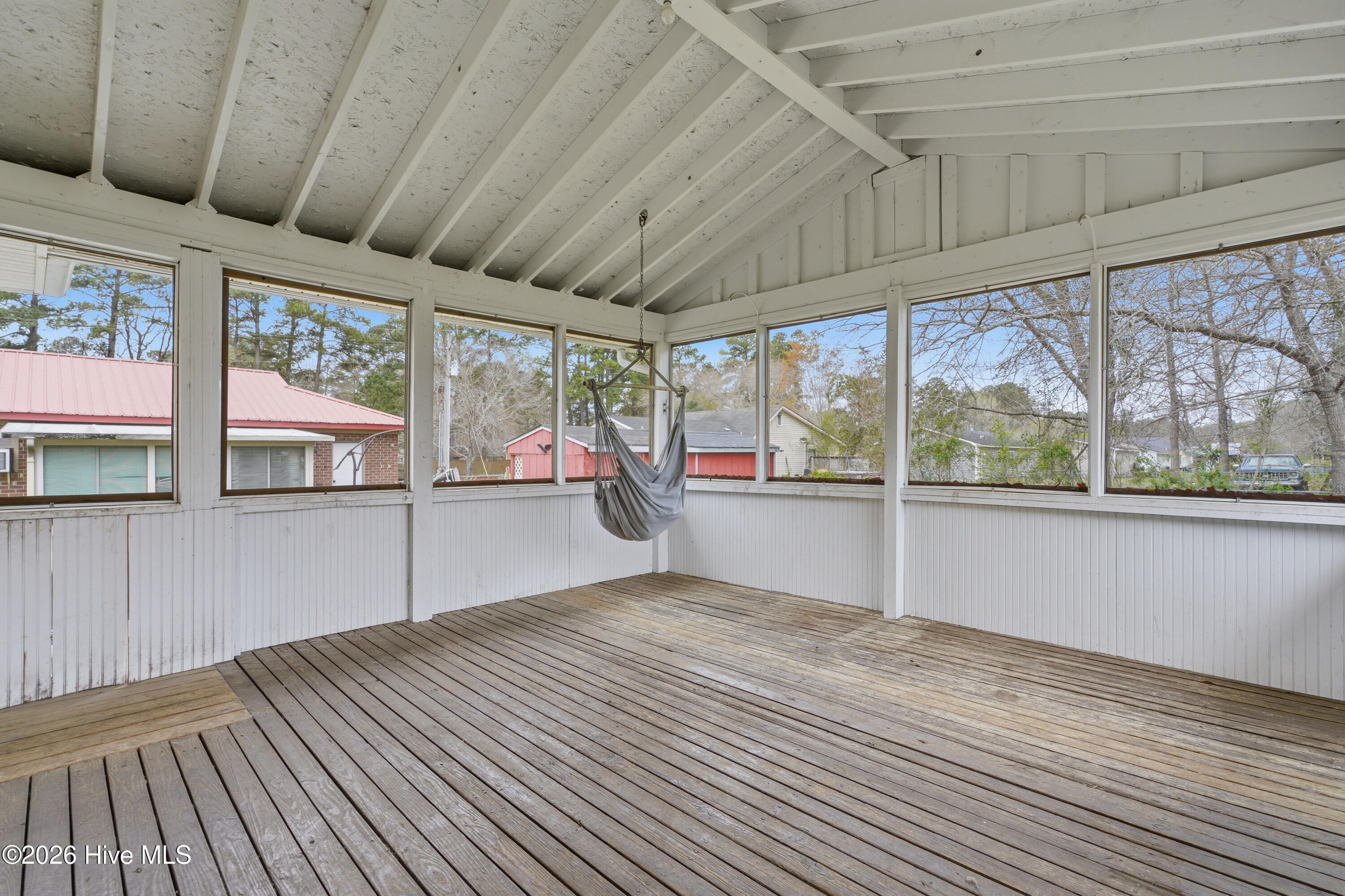 100560505 | Photo 19