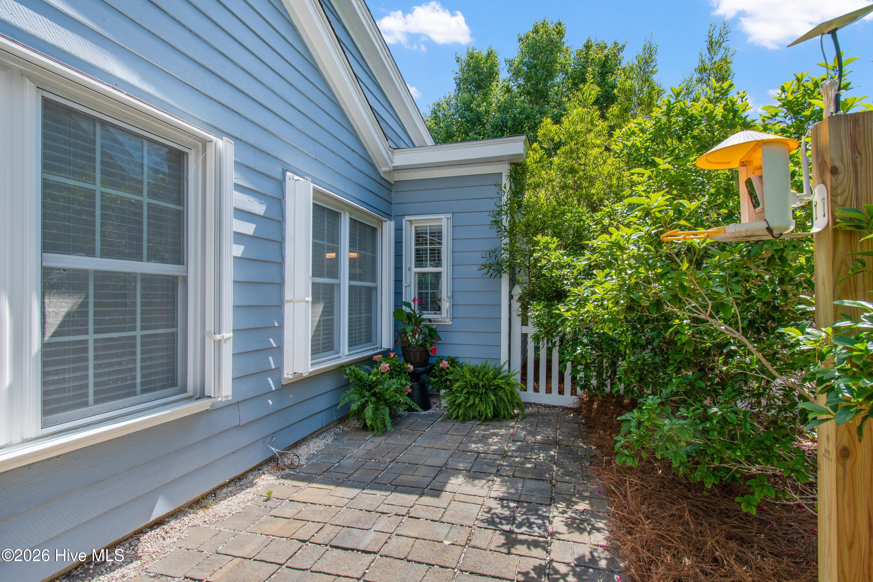 100570489 | Photo 49