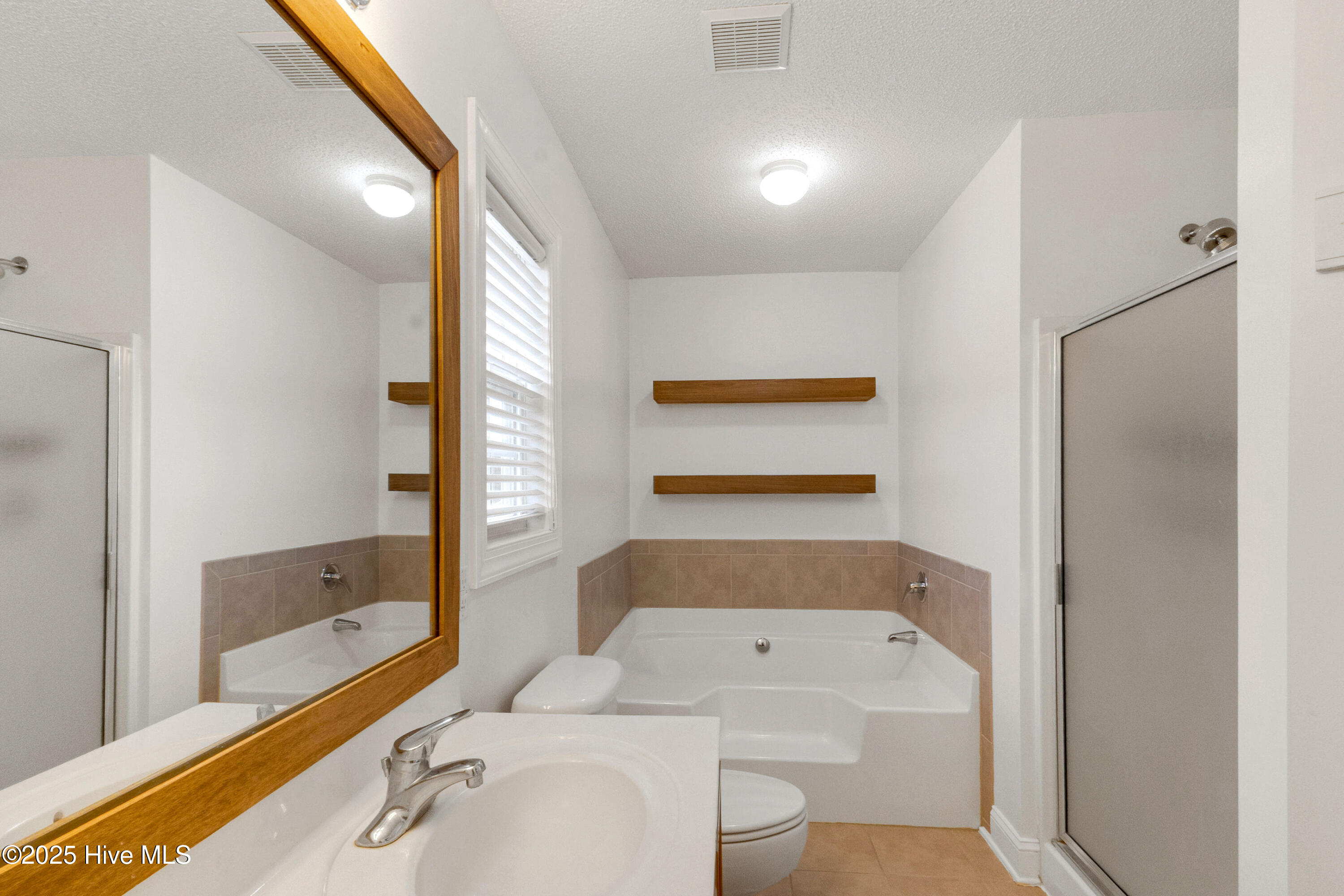 100546645 | Photo 31