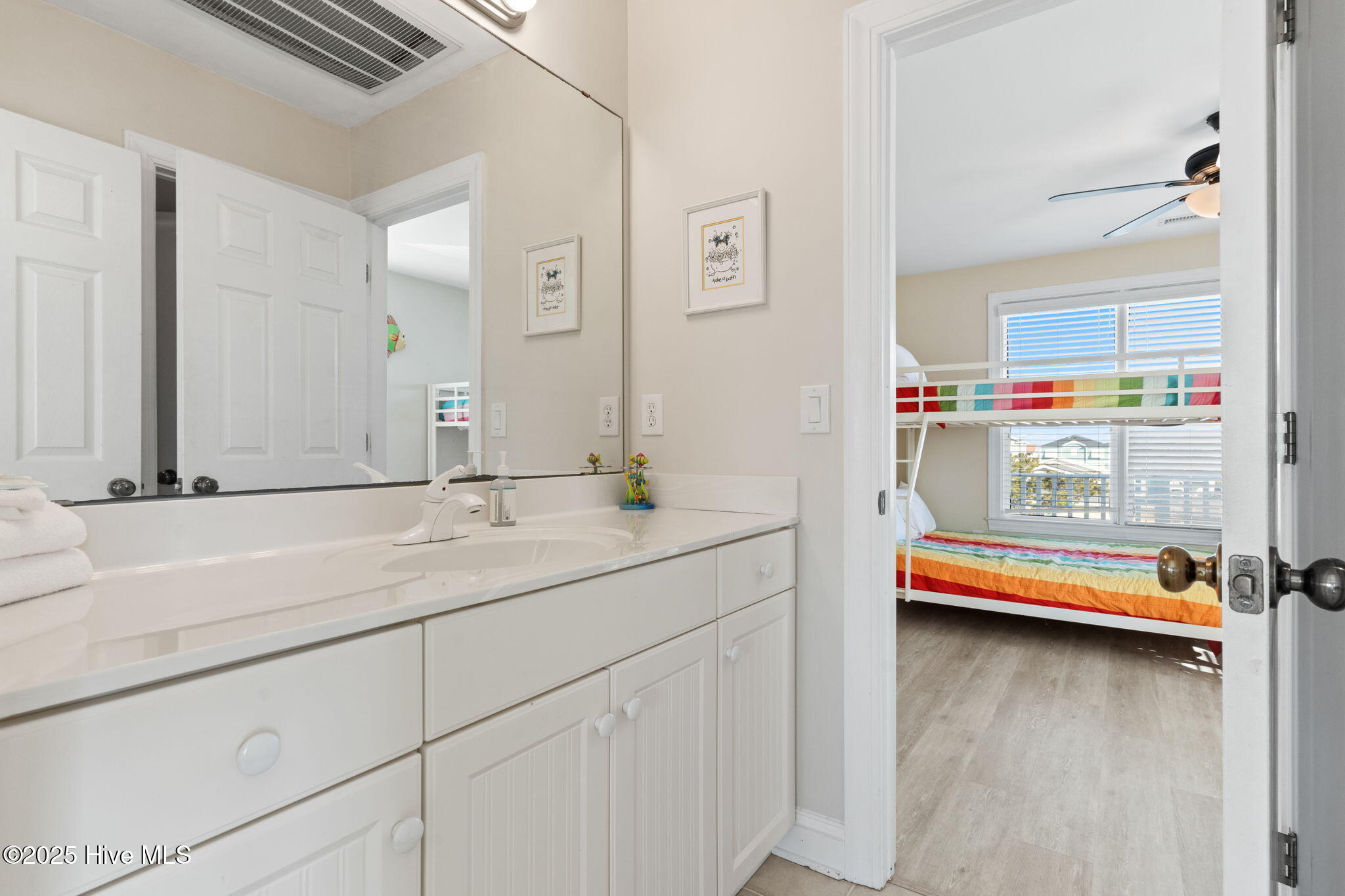 100541460 | Photo 49