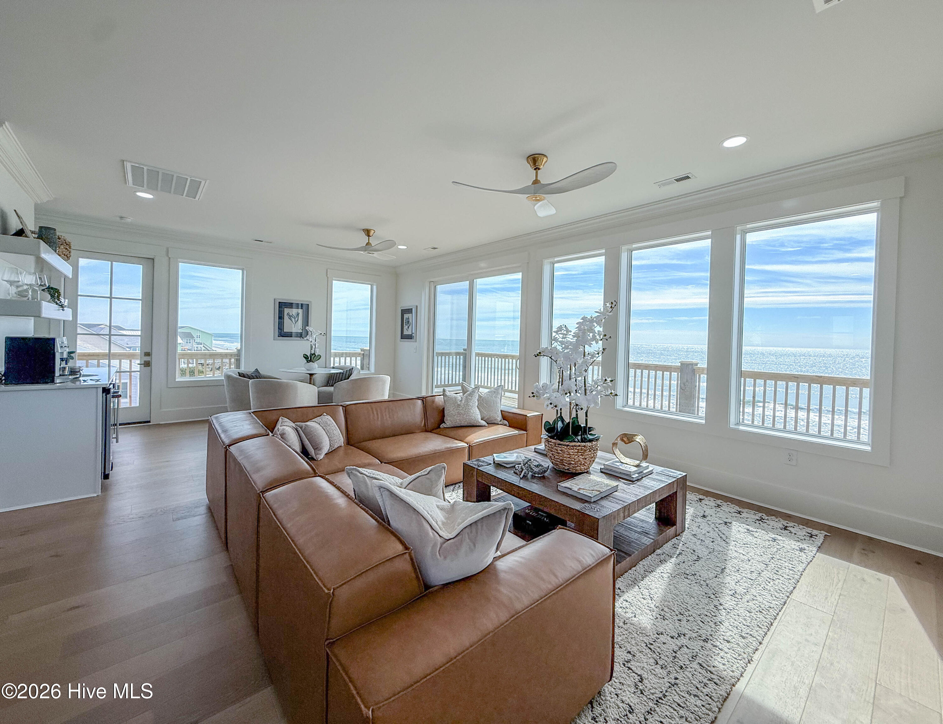 100508020 | Photo 17