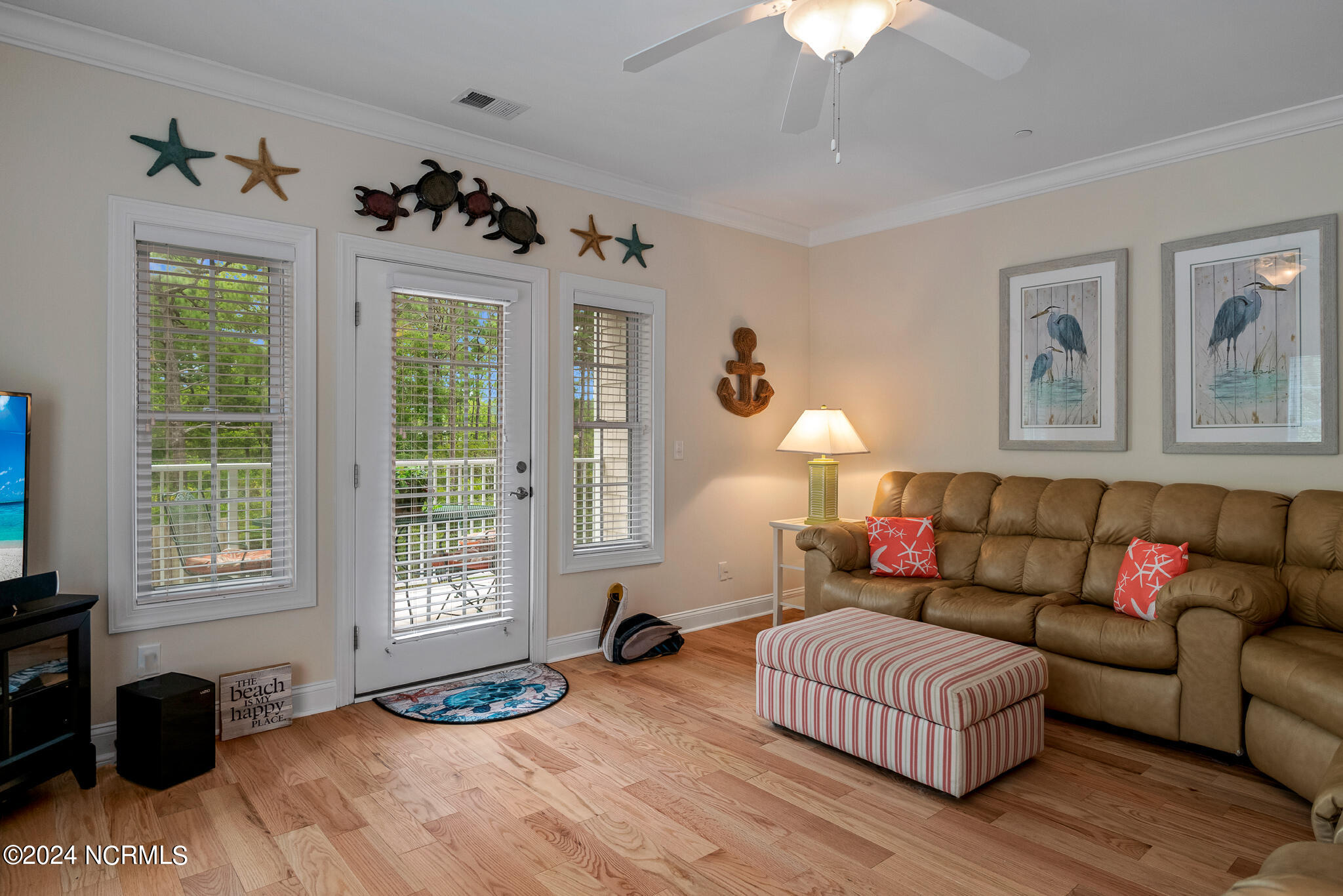 100453828 | Photo 29