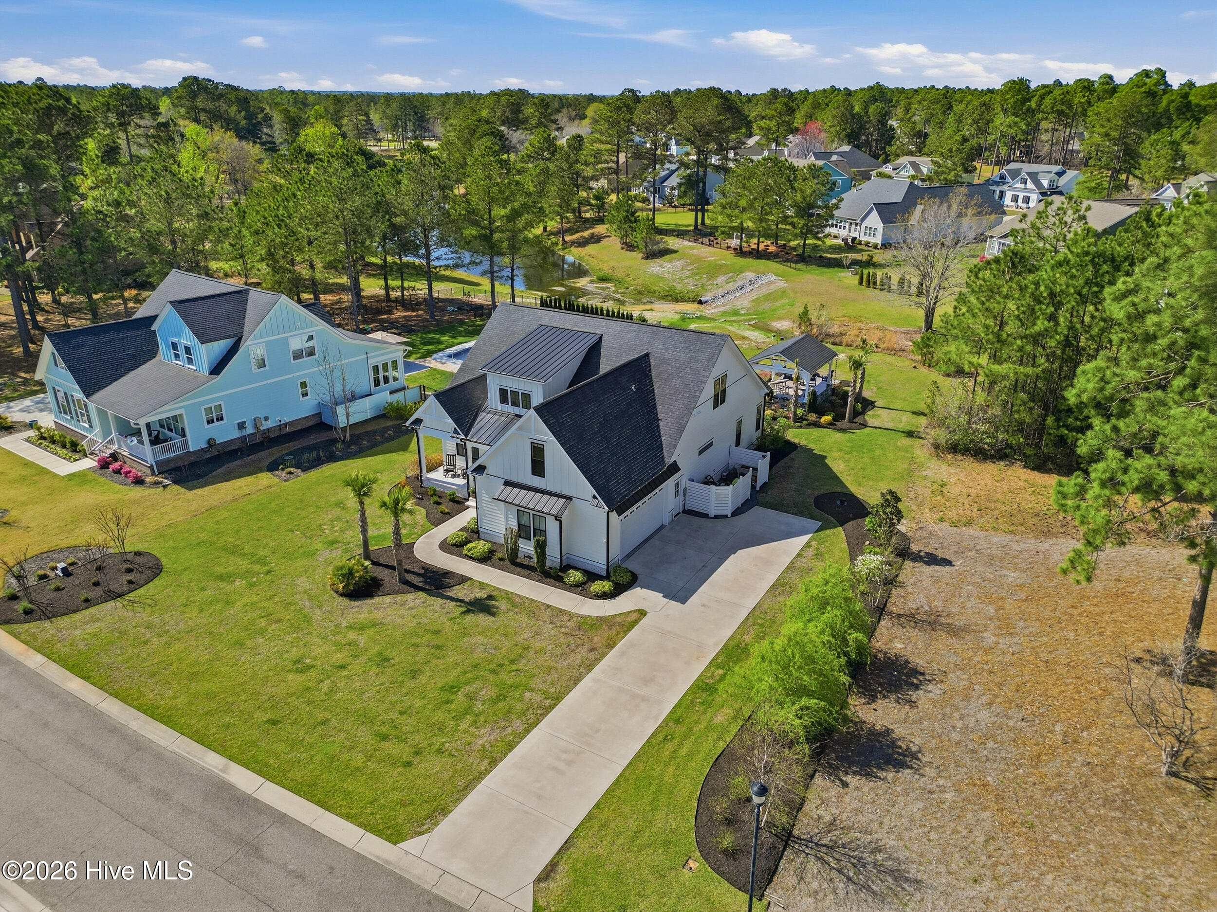 100563980 | Photo 74