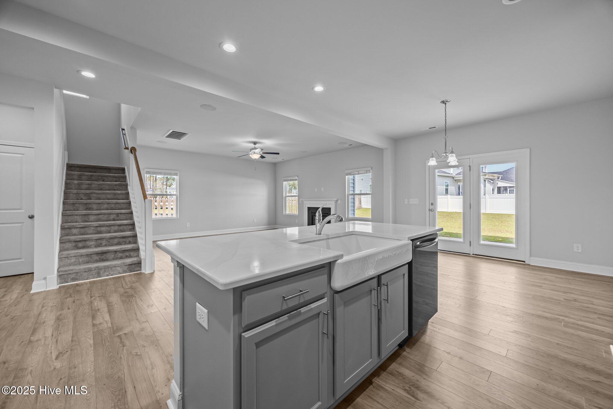 100503242 | Photo 20