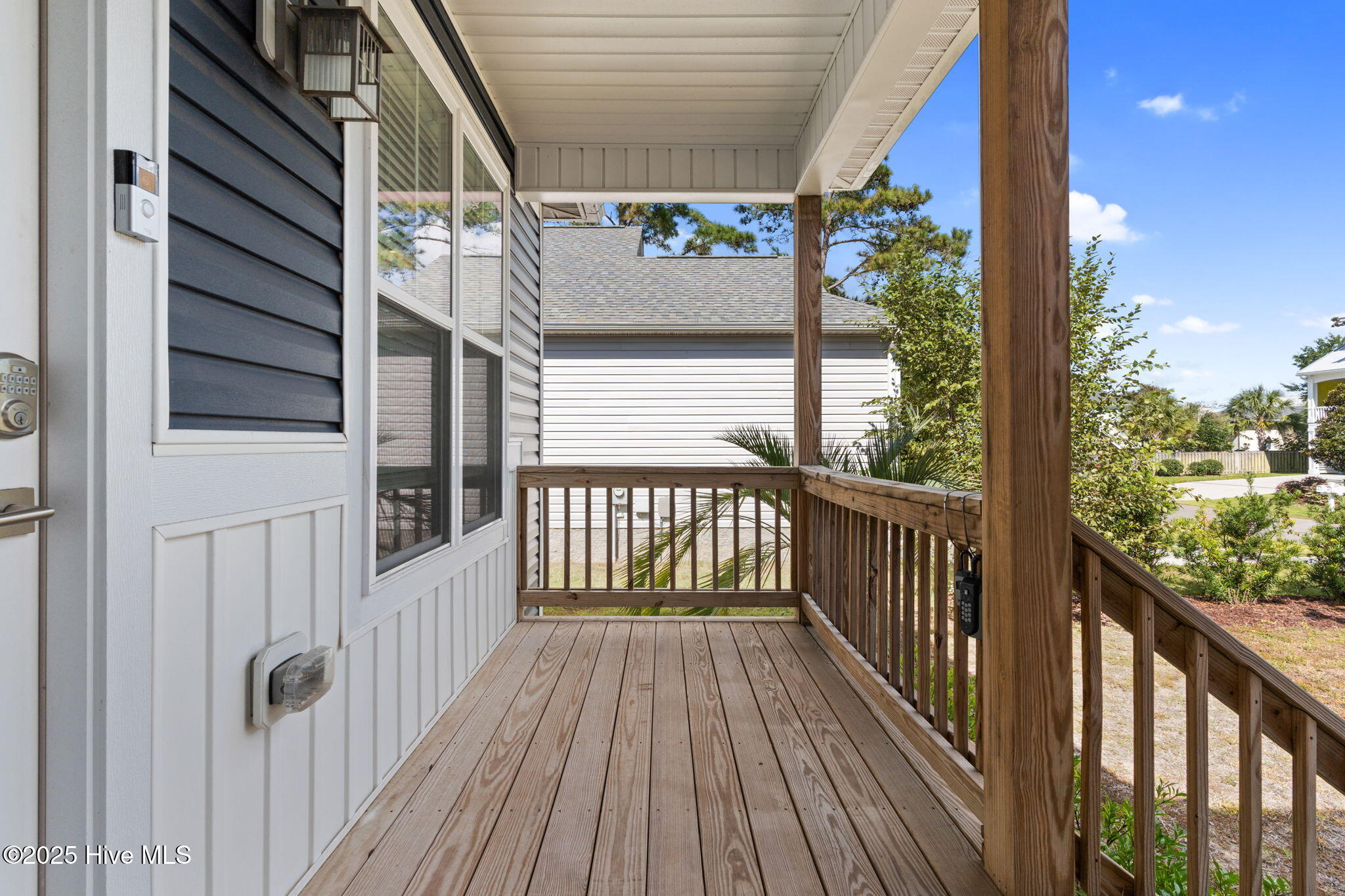 100535167 | Photo 33