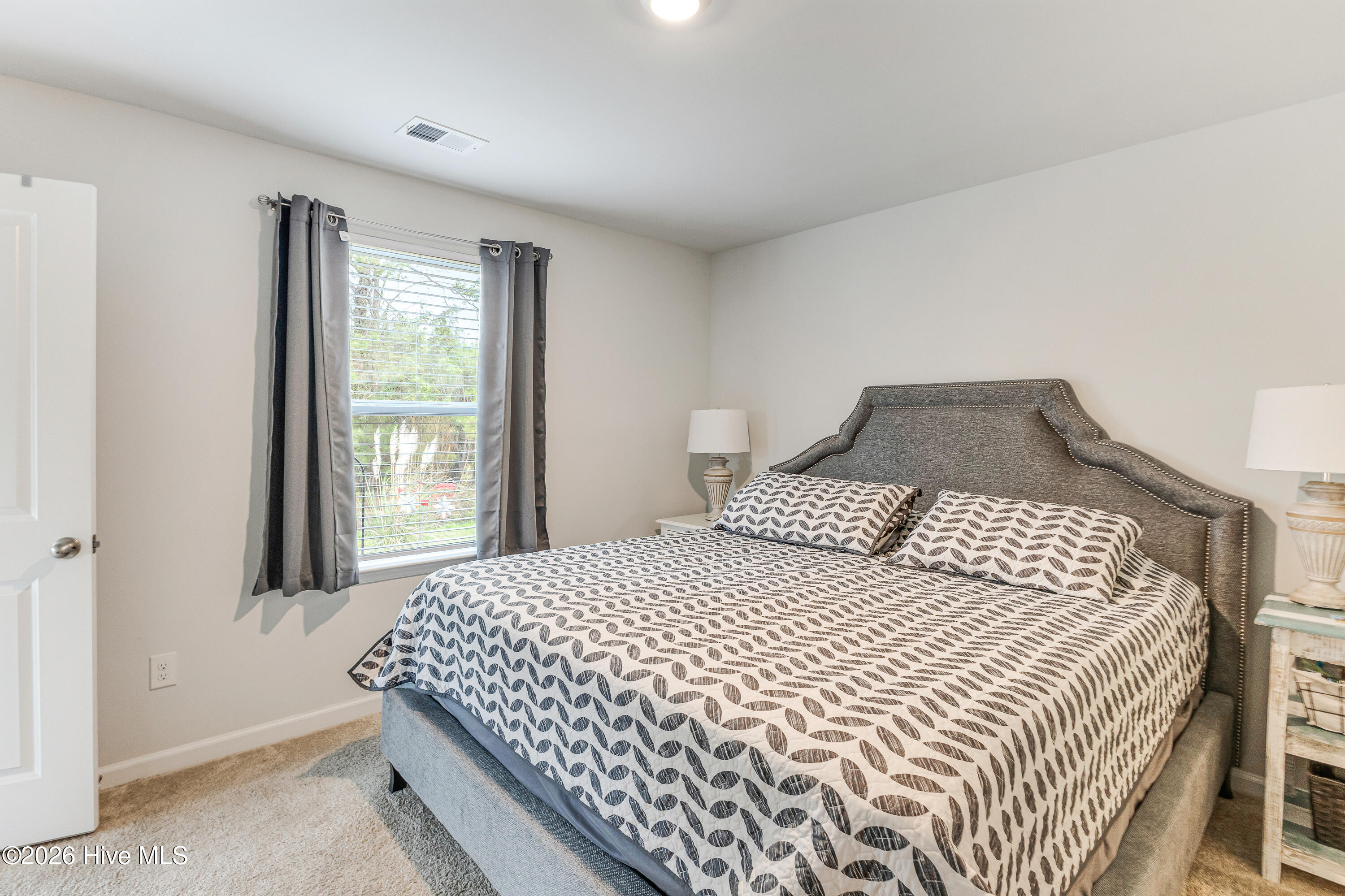 100560906 | Photo 26