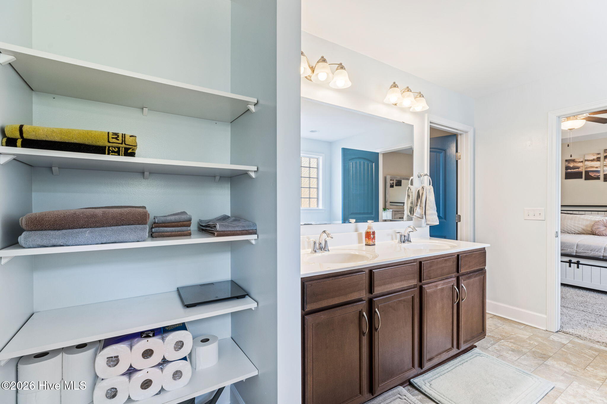 100550782 | Photo 37