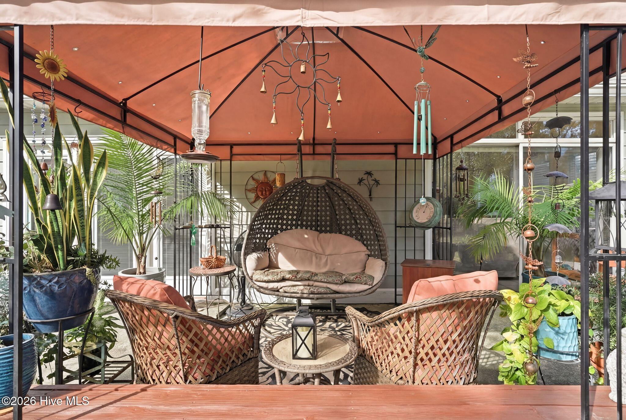 100562412 | Photo 62