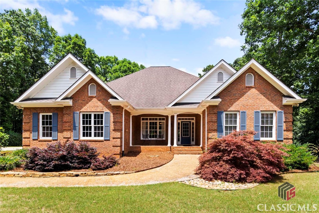 Everything on one level! If you've been looking to get into Oconee County under $600,000, schedule your showing today! This beautiful, four sided brick house, invites you to relax and unwind.  With an open kitchen, keeping room and breakfast area, this is hub of the house and it spills out to a beautiful screened in porch.  Imagine morning coffee looking out over a curated back yard--just heavenly!  The living room and dining room can certainly take on a casual tone if that's your style and you'll love how this whole area flows so nicely for entertaining larger groups or hosting family gatherings.  The owner's suite is filled with light and overlooks the back yard.  The walk in closet doesn't disappoint!  There are an additional three bedrooms and two baths in this lovely home.  Located just off Highway 78 and close to Highway 316 with an easy drive to Athens. 1091 Liberty Lane is  close to schools, hopping and all the wonderful things our area has to offer.  Don't miss out on this wonderfully maintained home!