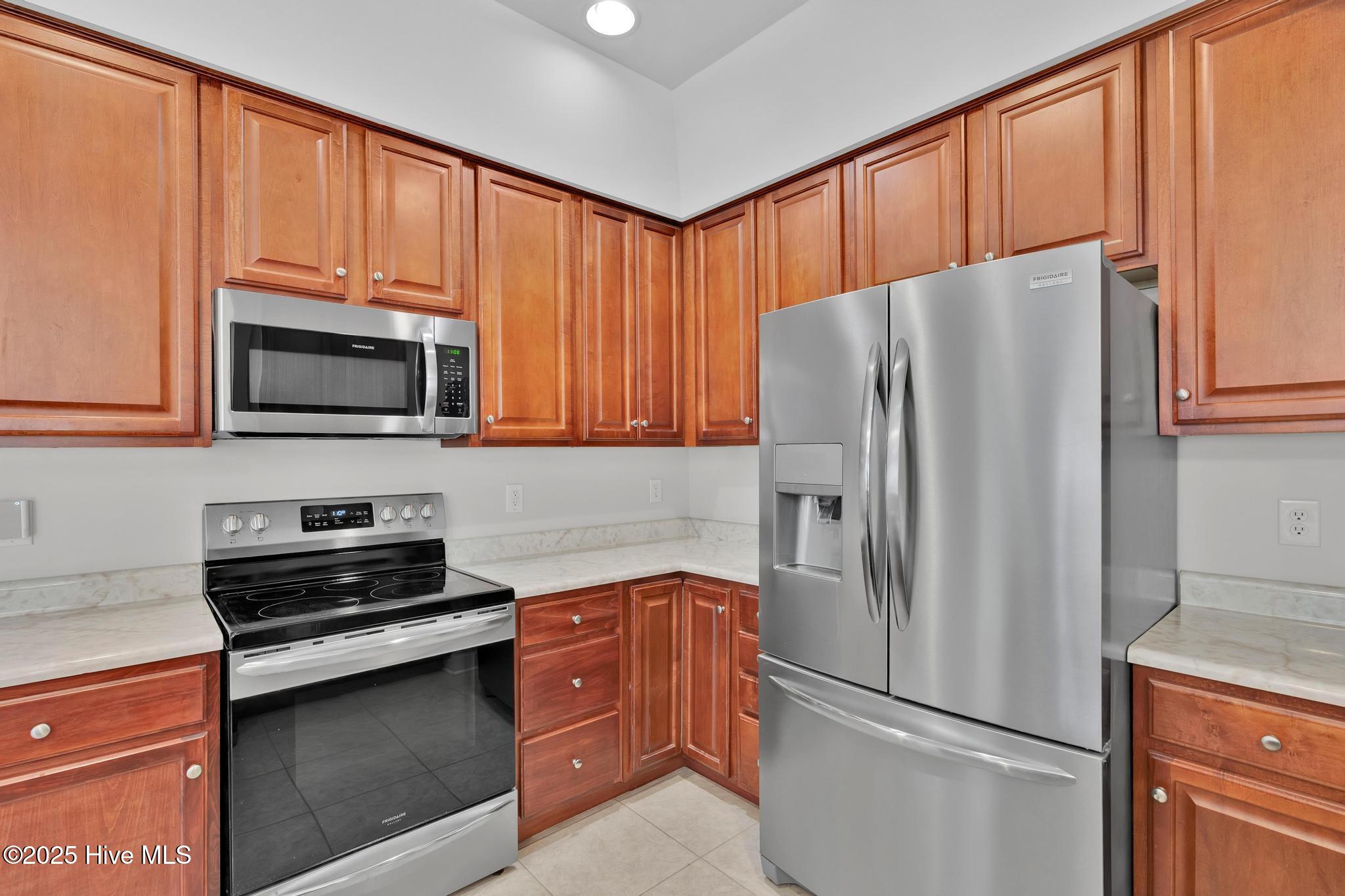 100545876 | Photo 14