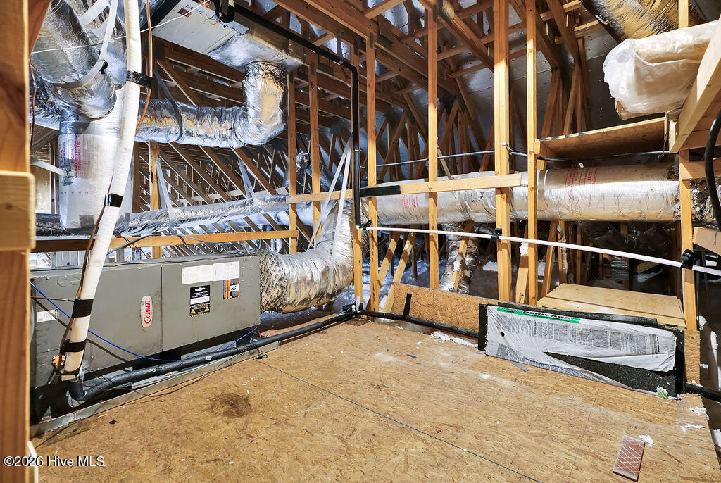 100558721 | Photo 40