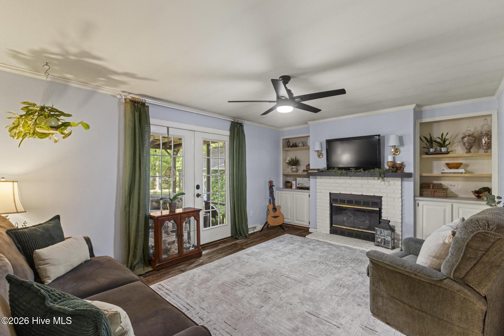 100569223 | Photo 30