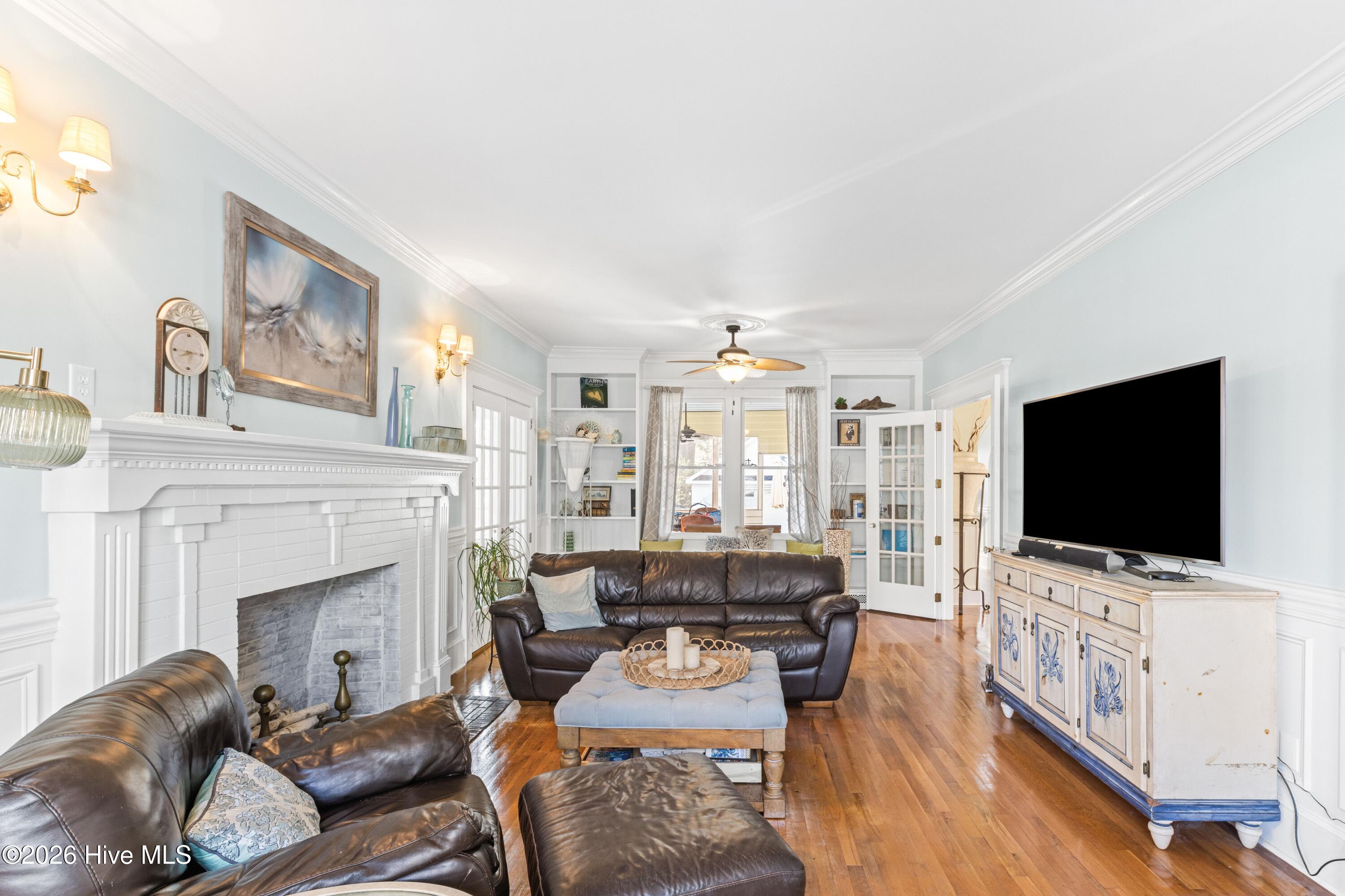 100560142 | Photo 14