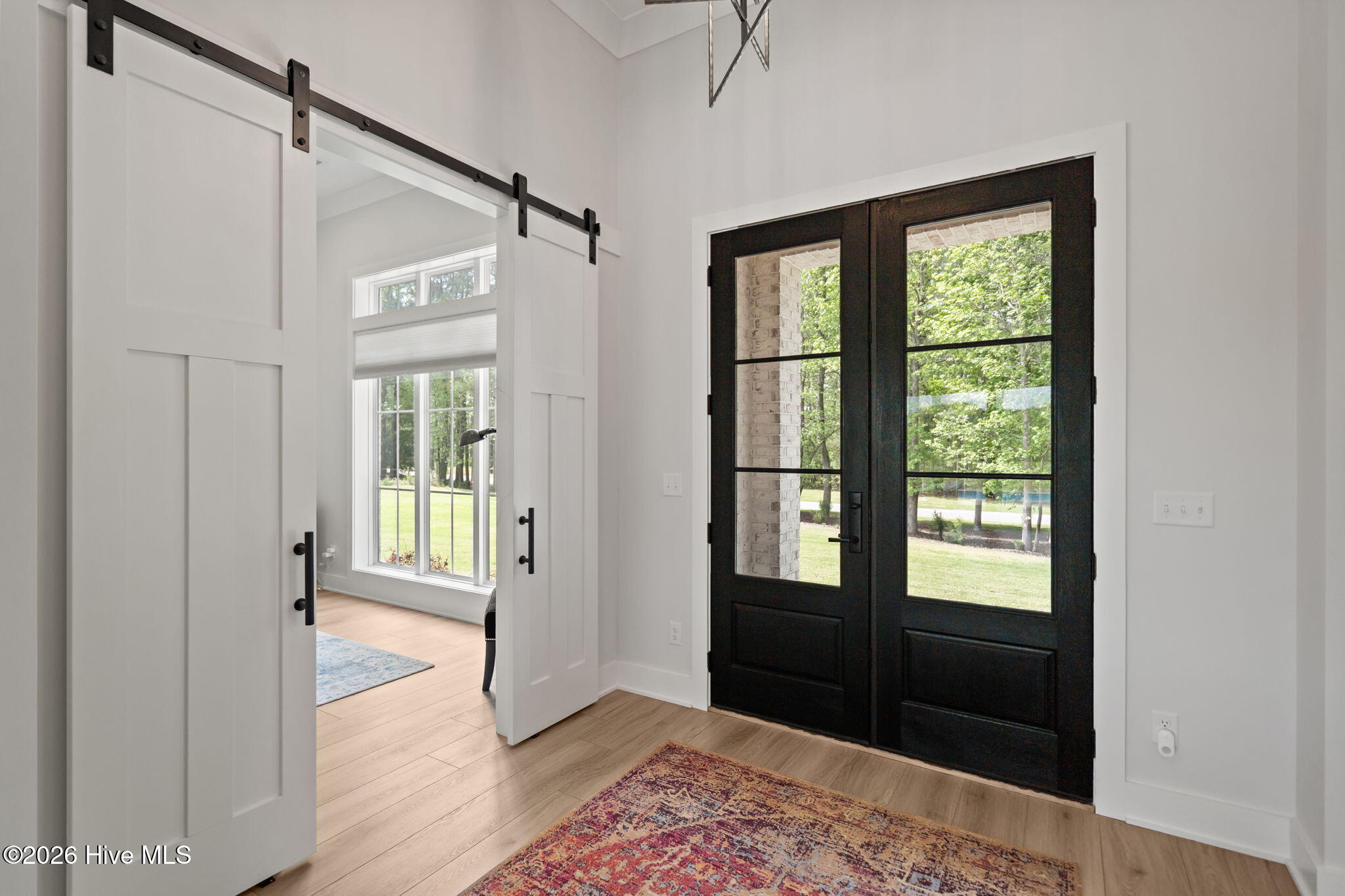 100566934 | Photo 11