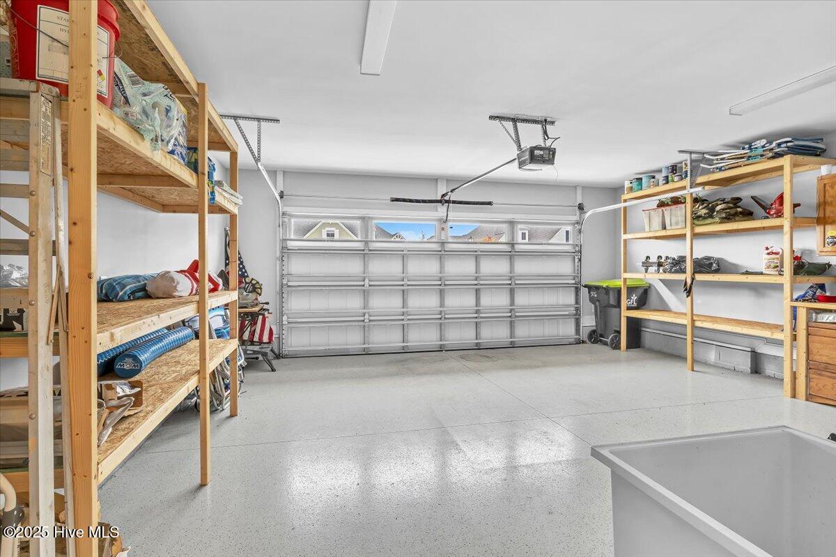 100530087 | Photo 37