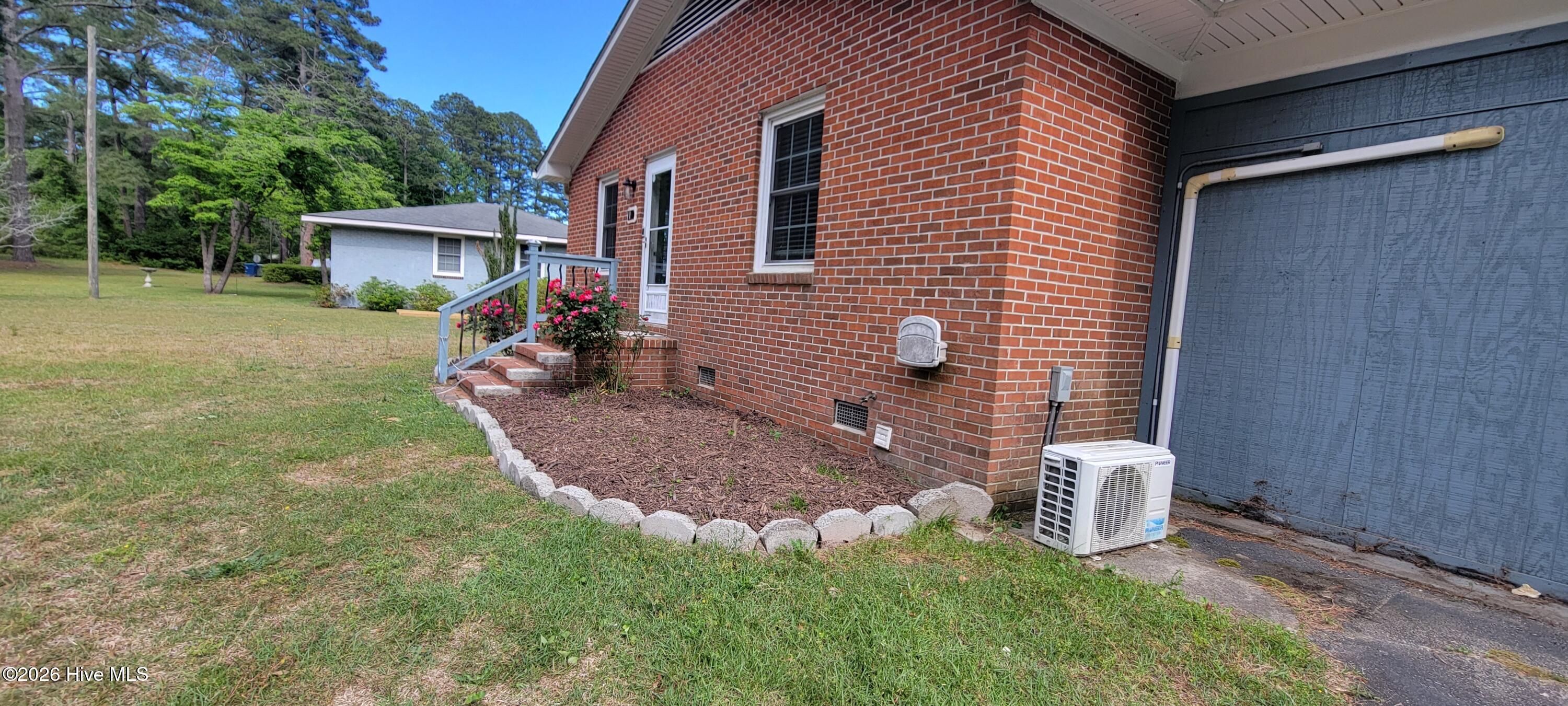 Photo 2 of Single family home for sale at 110 Landon Dr, Washington, NC 27889 | MLS# 100571027 | Listing updated on 2026-10-20