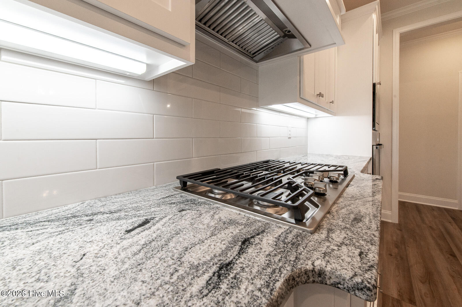 Tiled Backsplash & Granite Countertops!