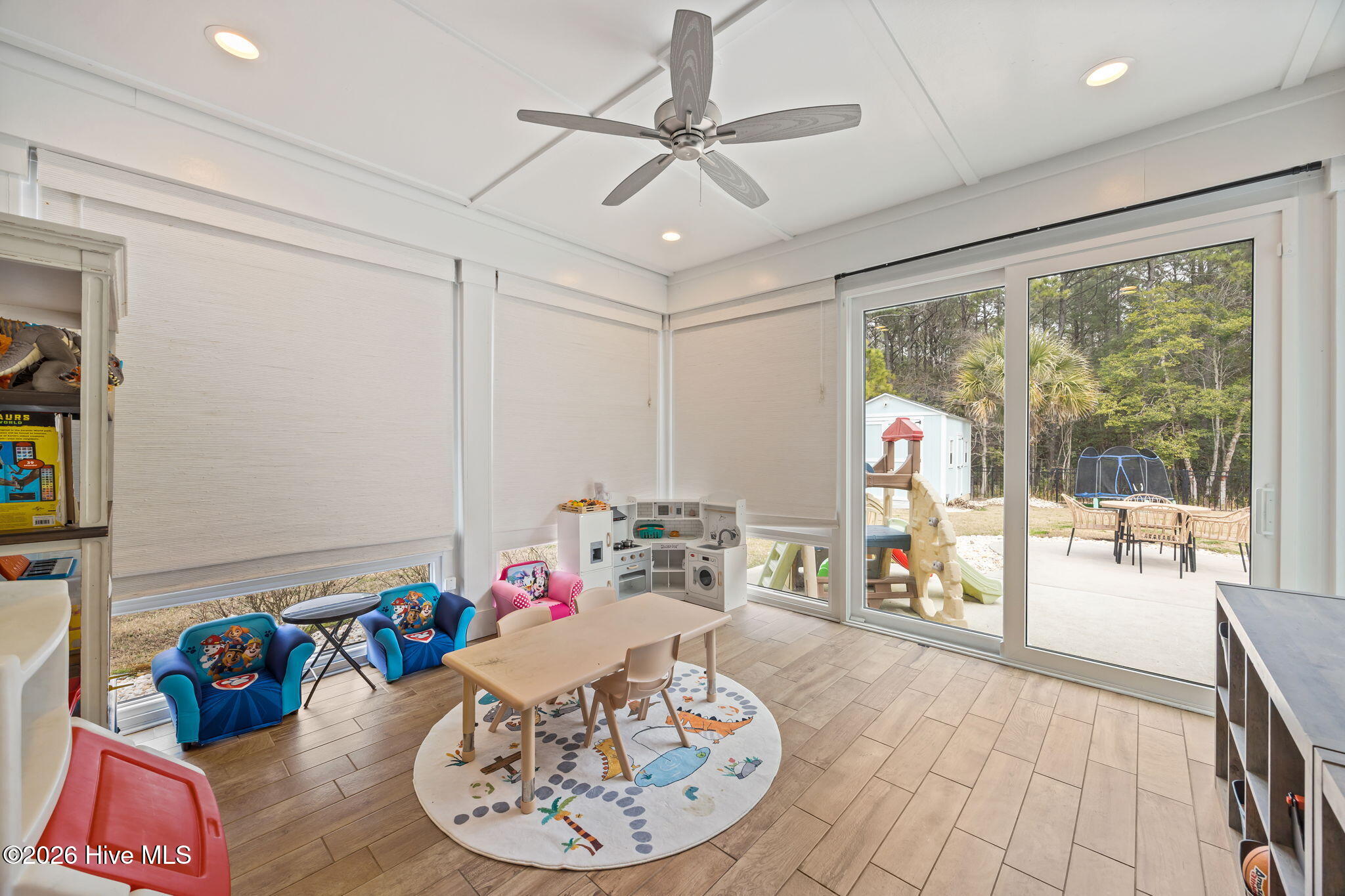 100556932 | Photo 20