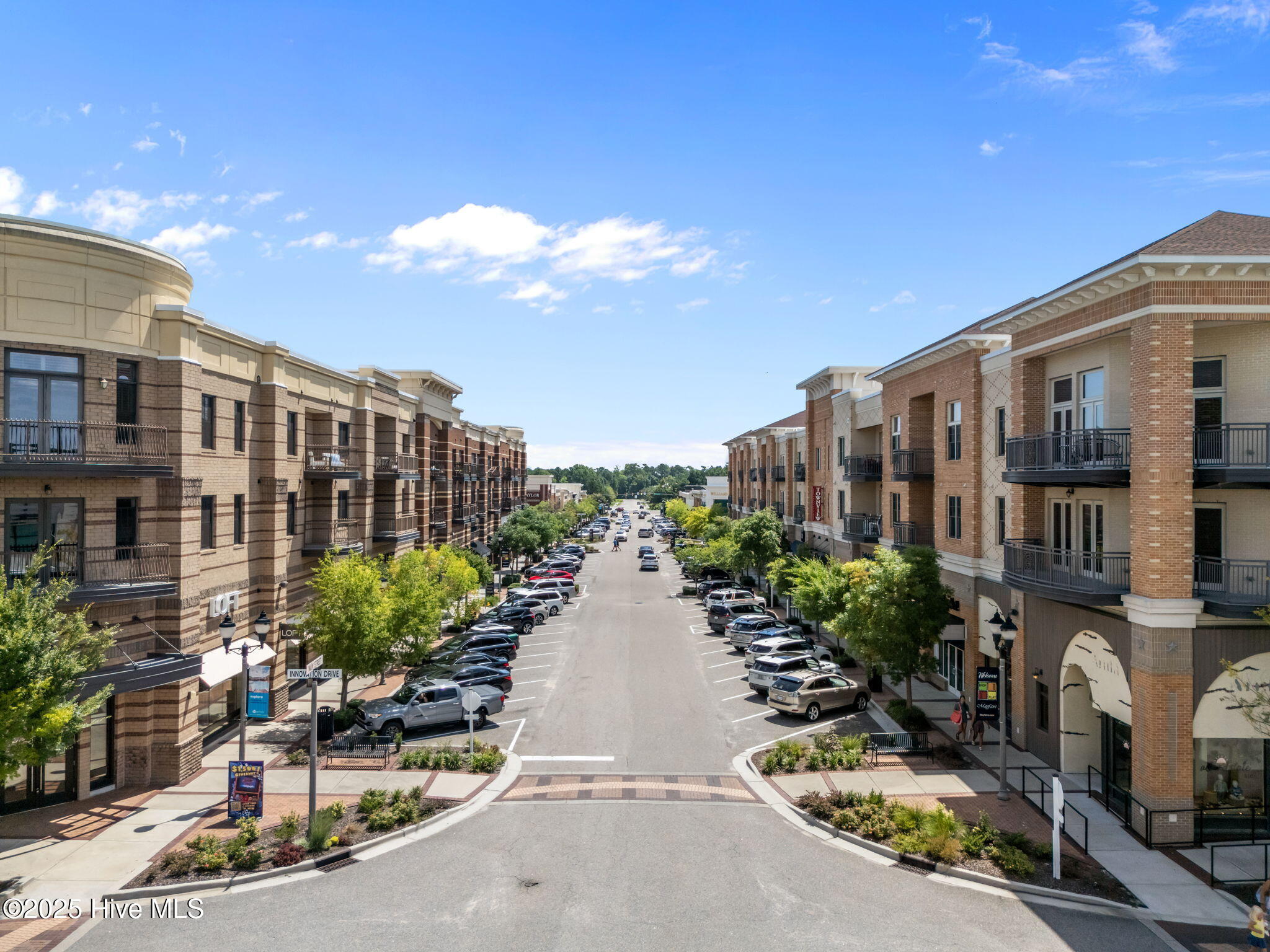 100525076 | Photo 64