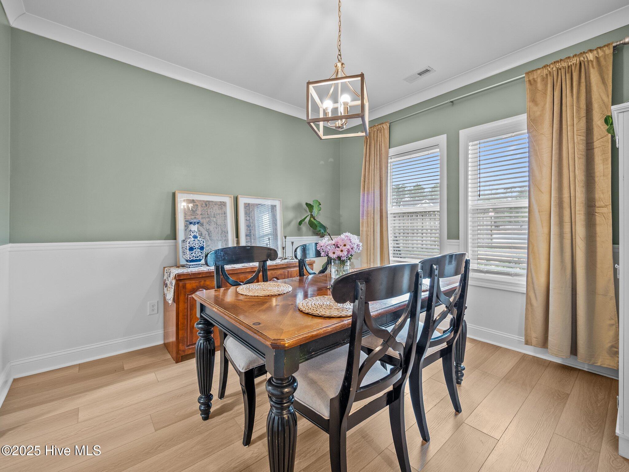 100565720 | Photo 35