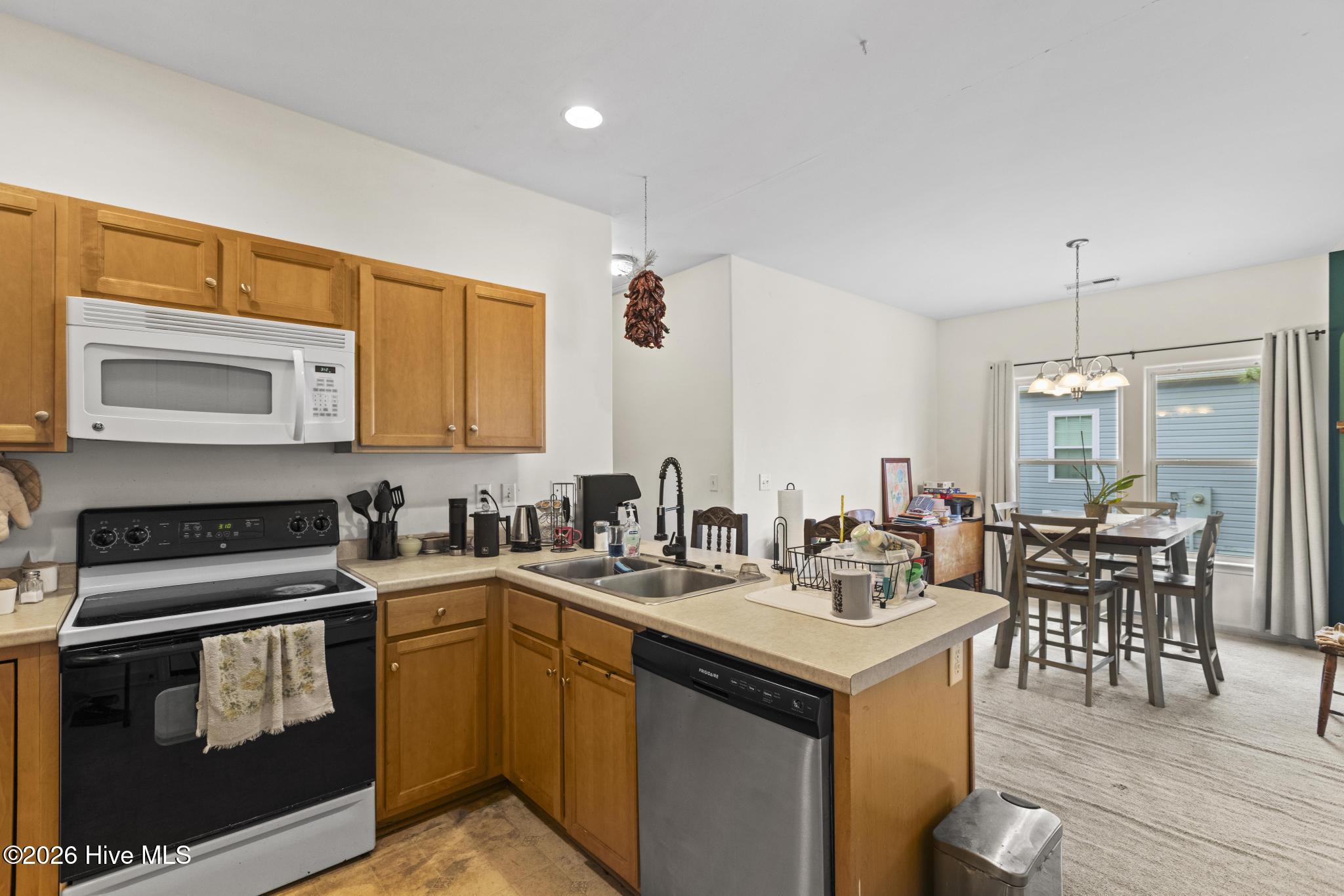 100556084 | Photo 31