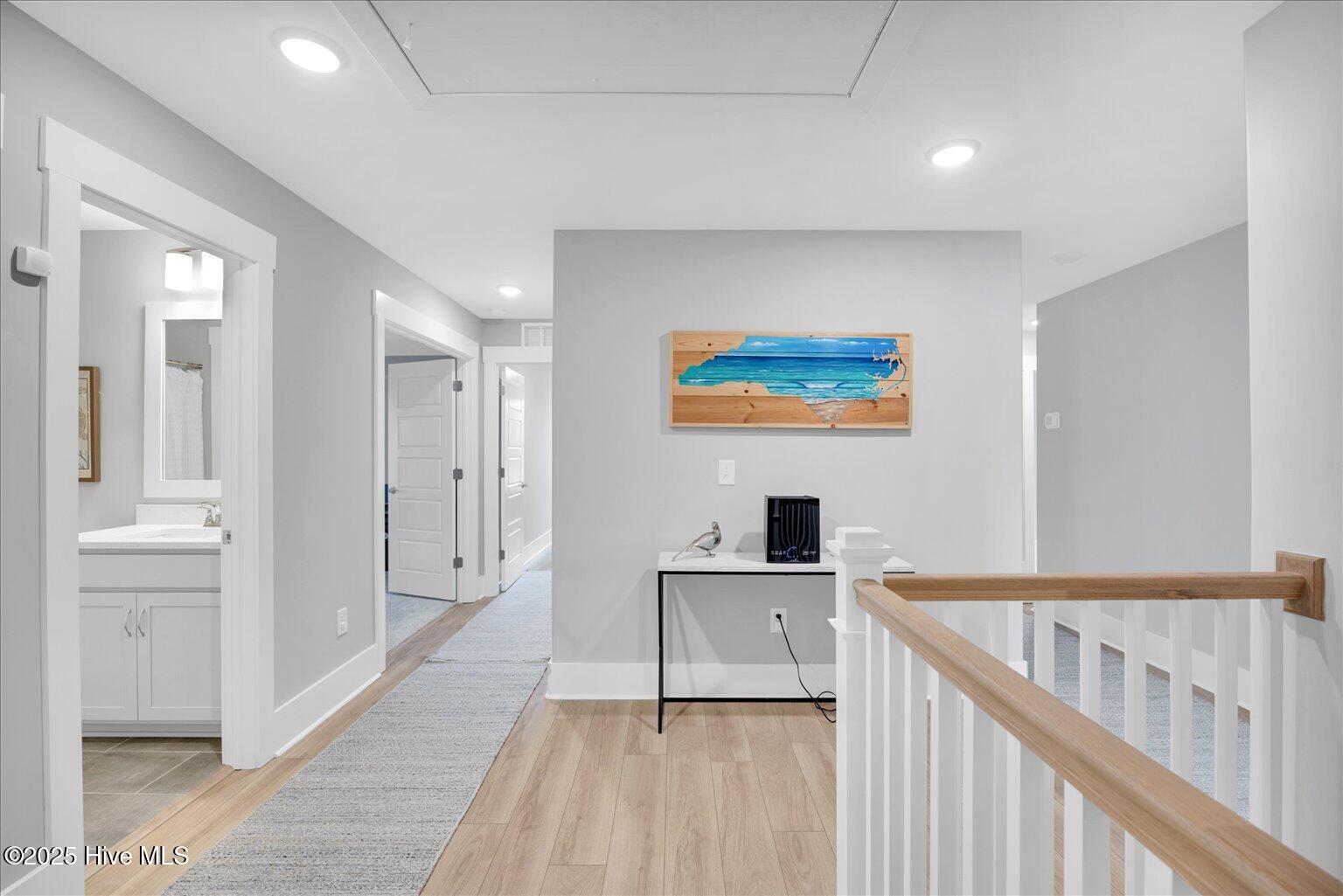 100488919 | Photo 23