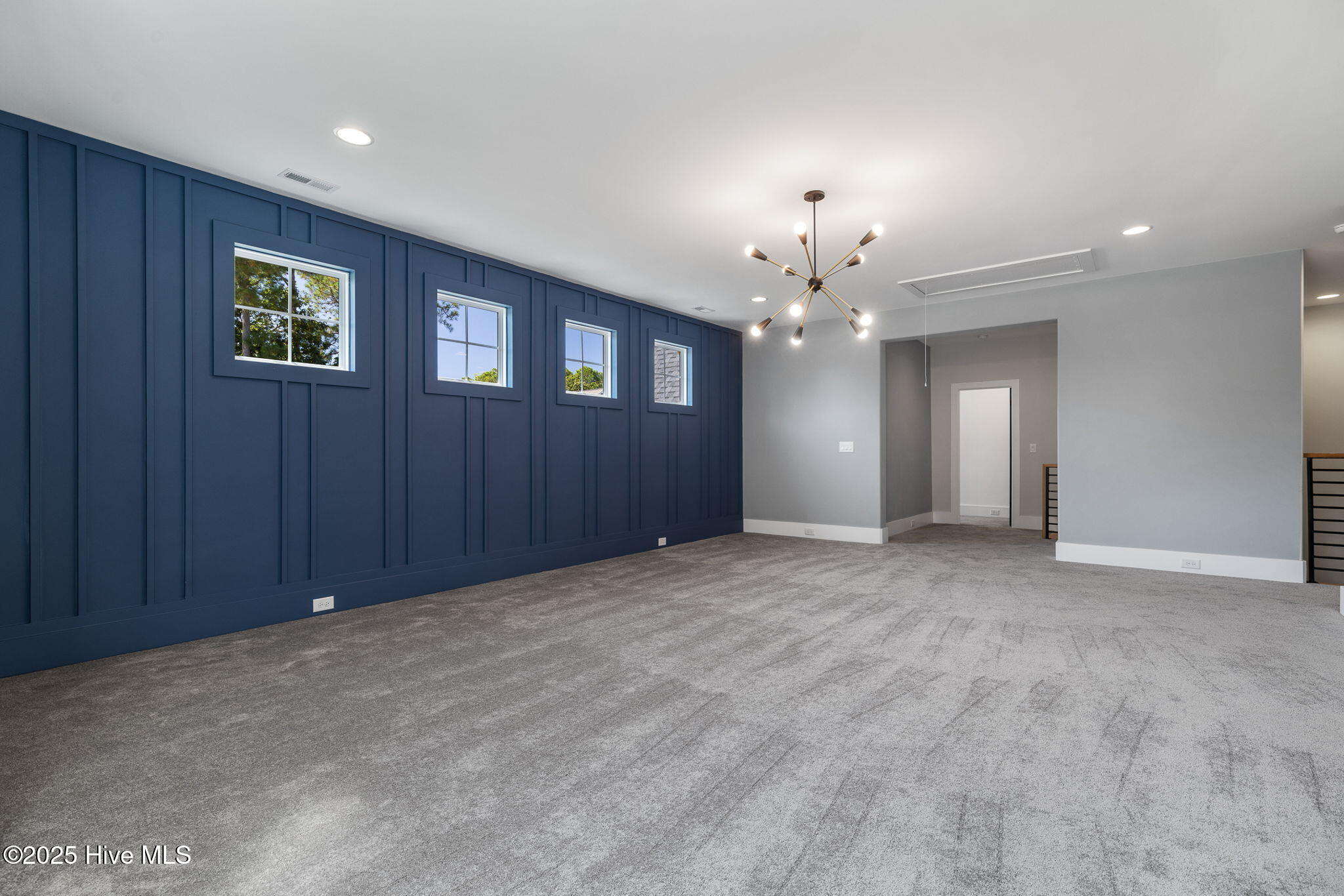 100522632 | Photo 56