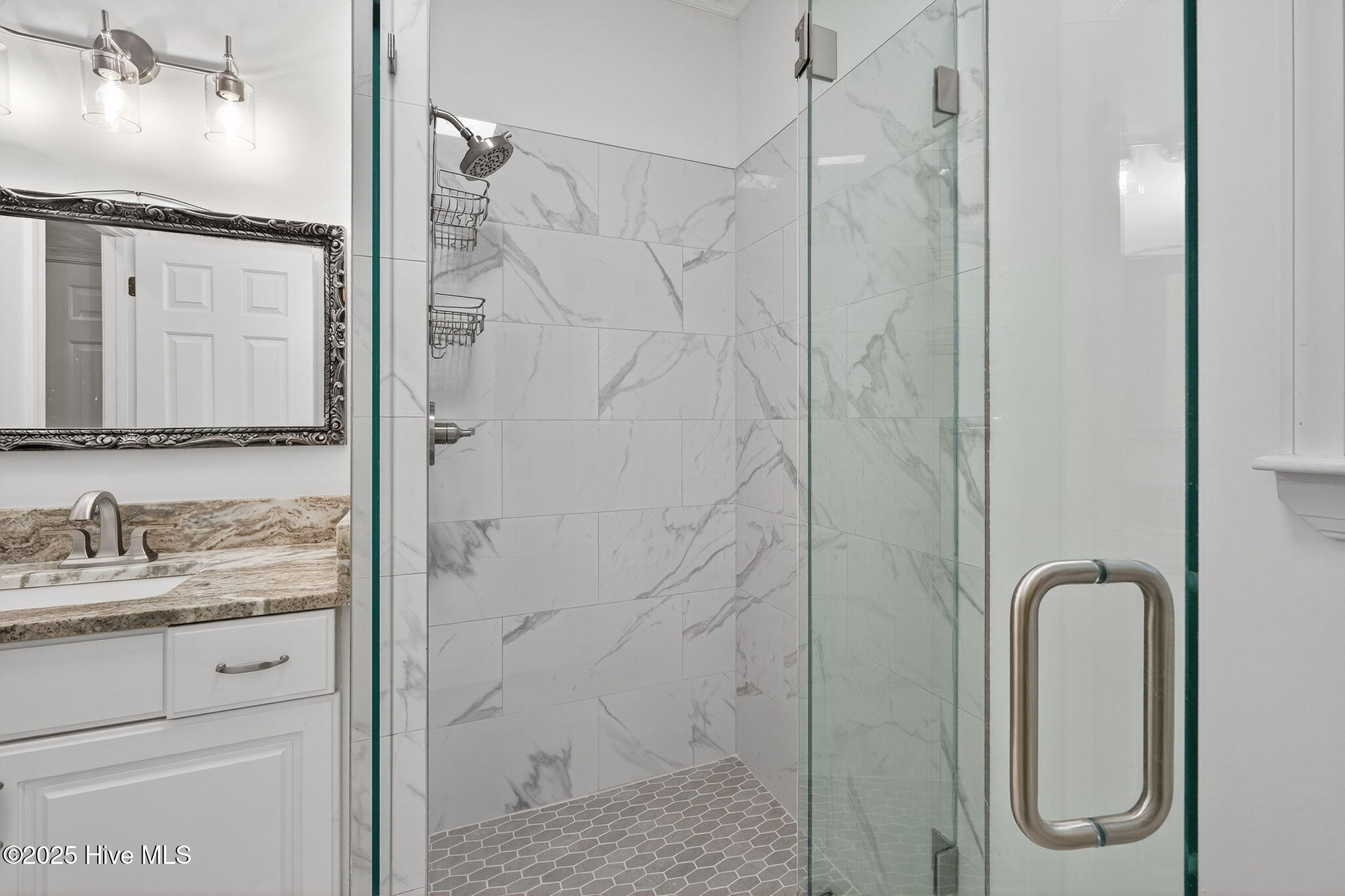 100522503 | Photo 33