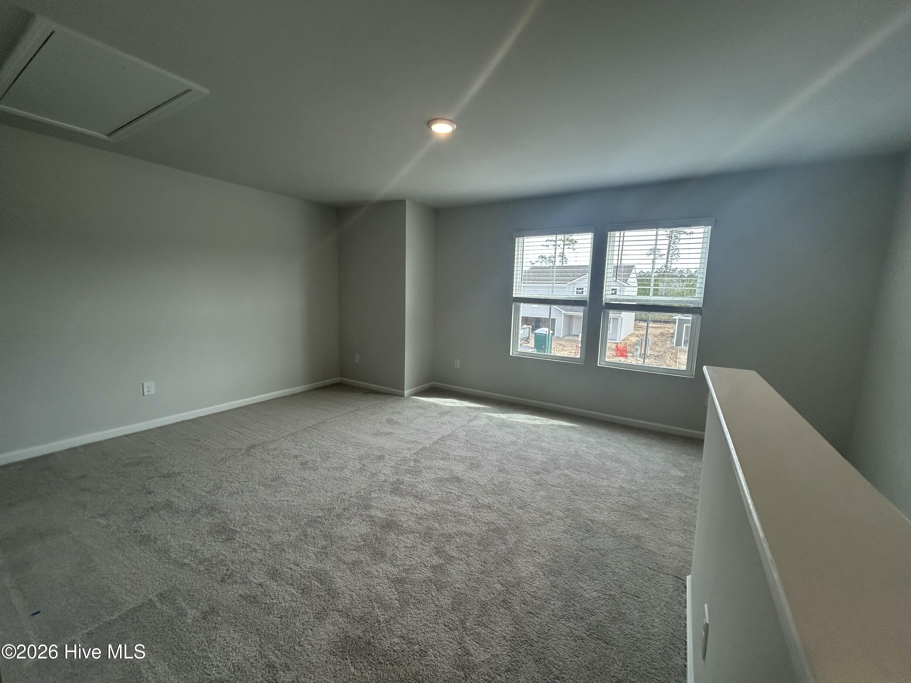 100550263 | Photo 11