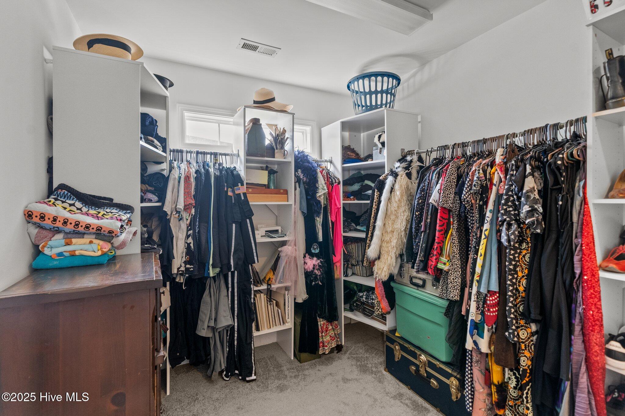 100504598 | Photo 20