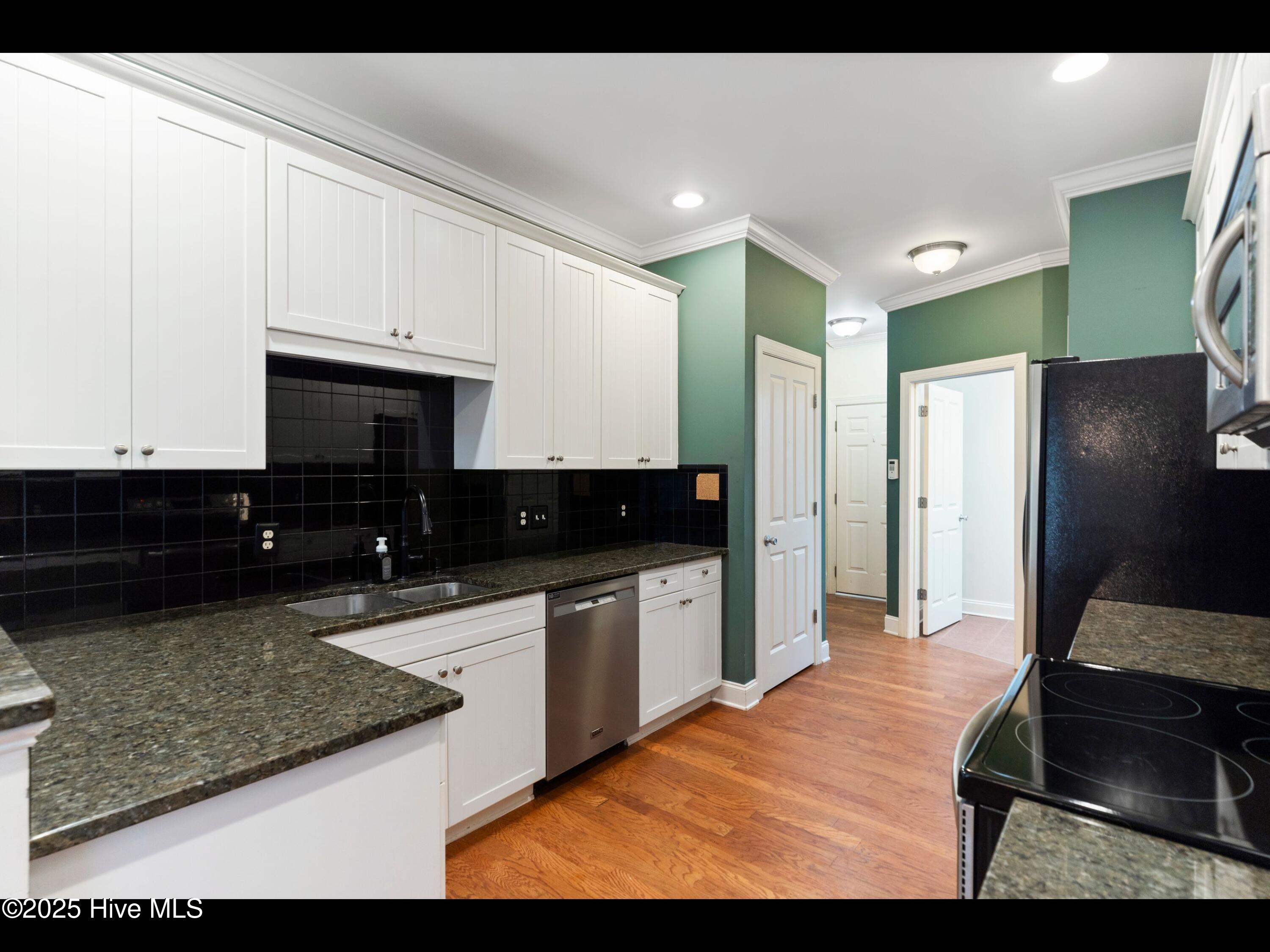 100509551 | Photo 12