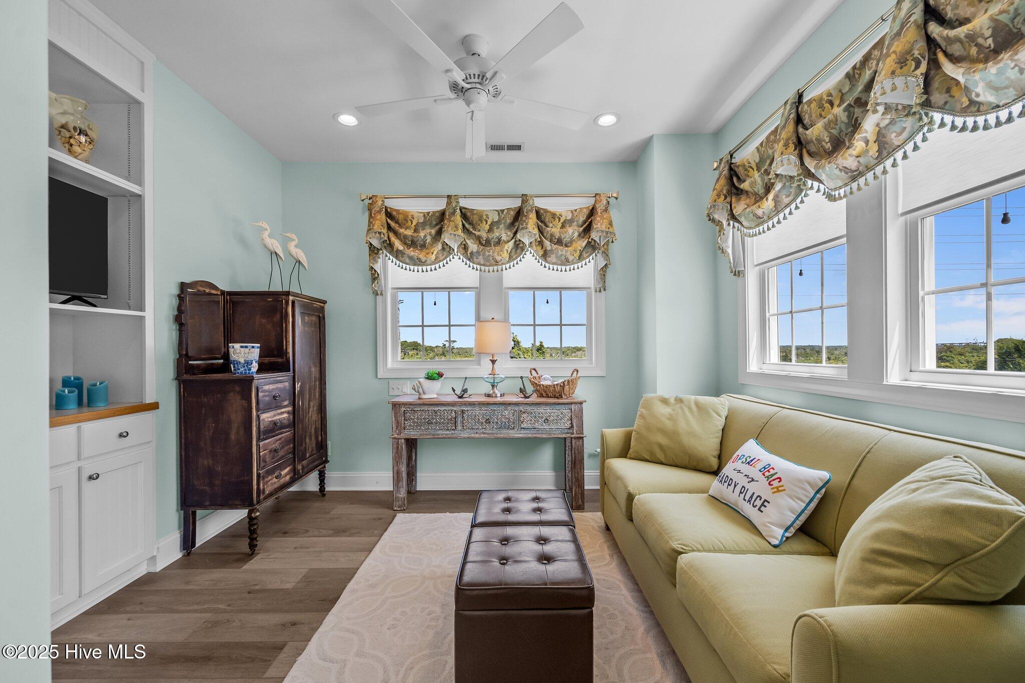 100514915 | Photo 14