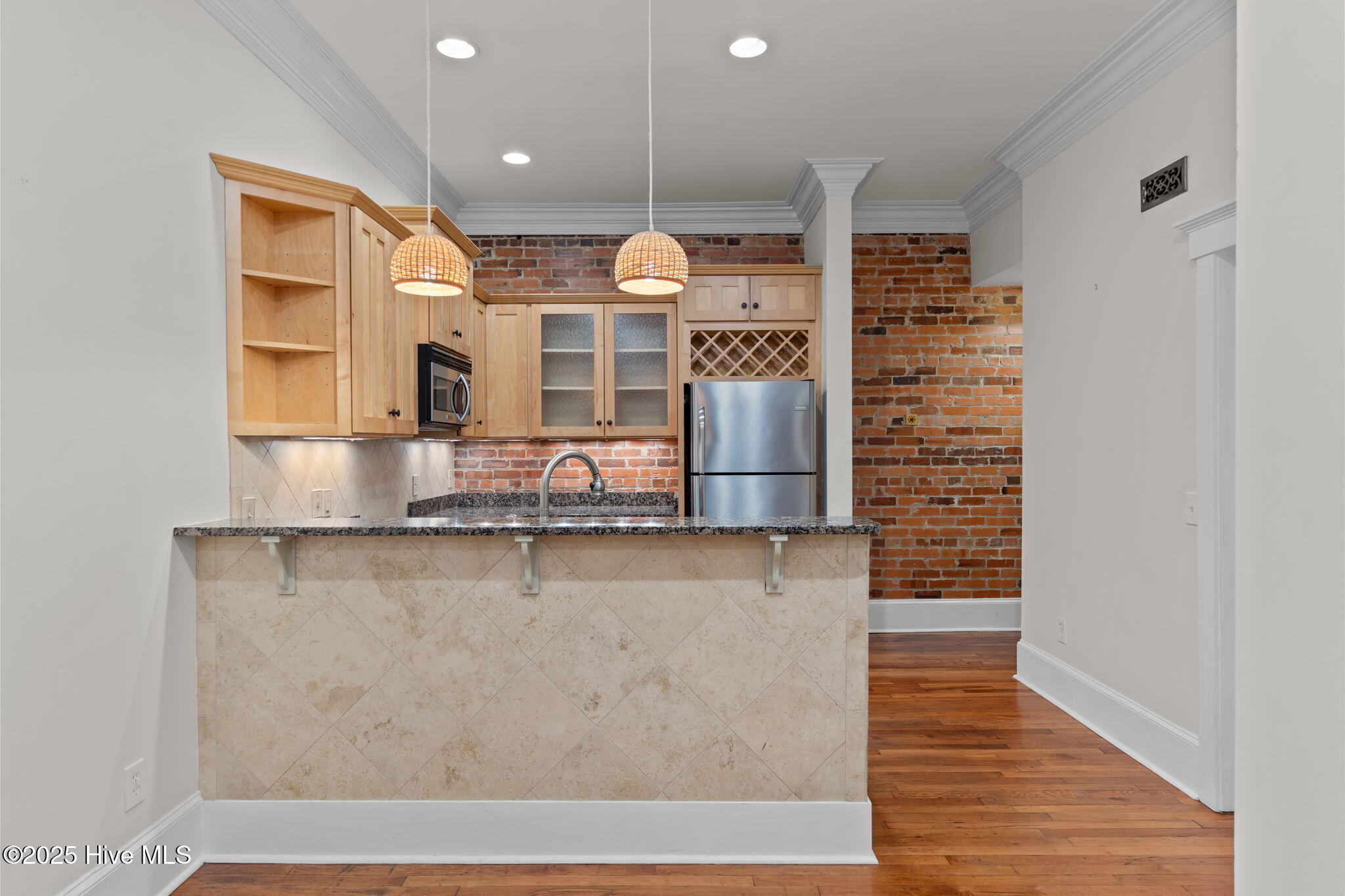 100535047 | Photo 18