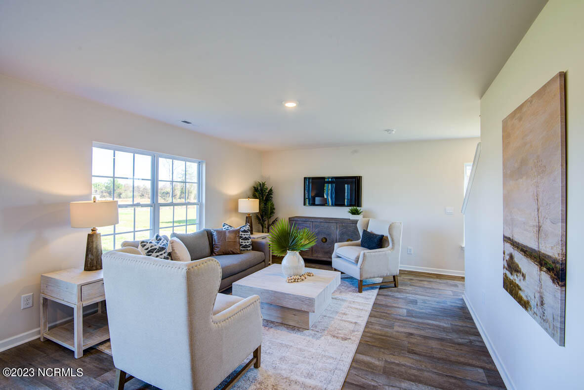 1104 Middlecrest Drive