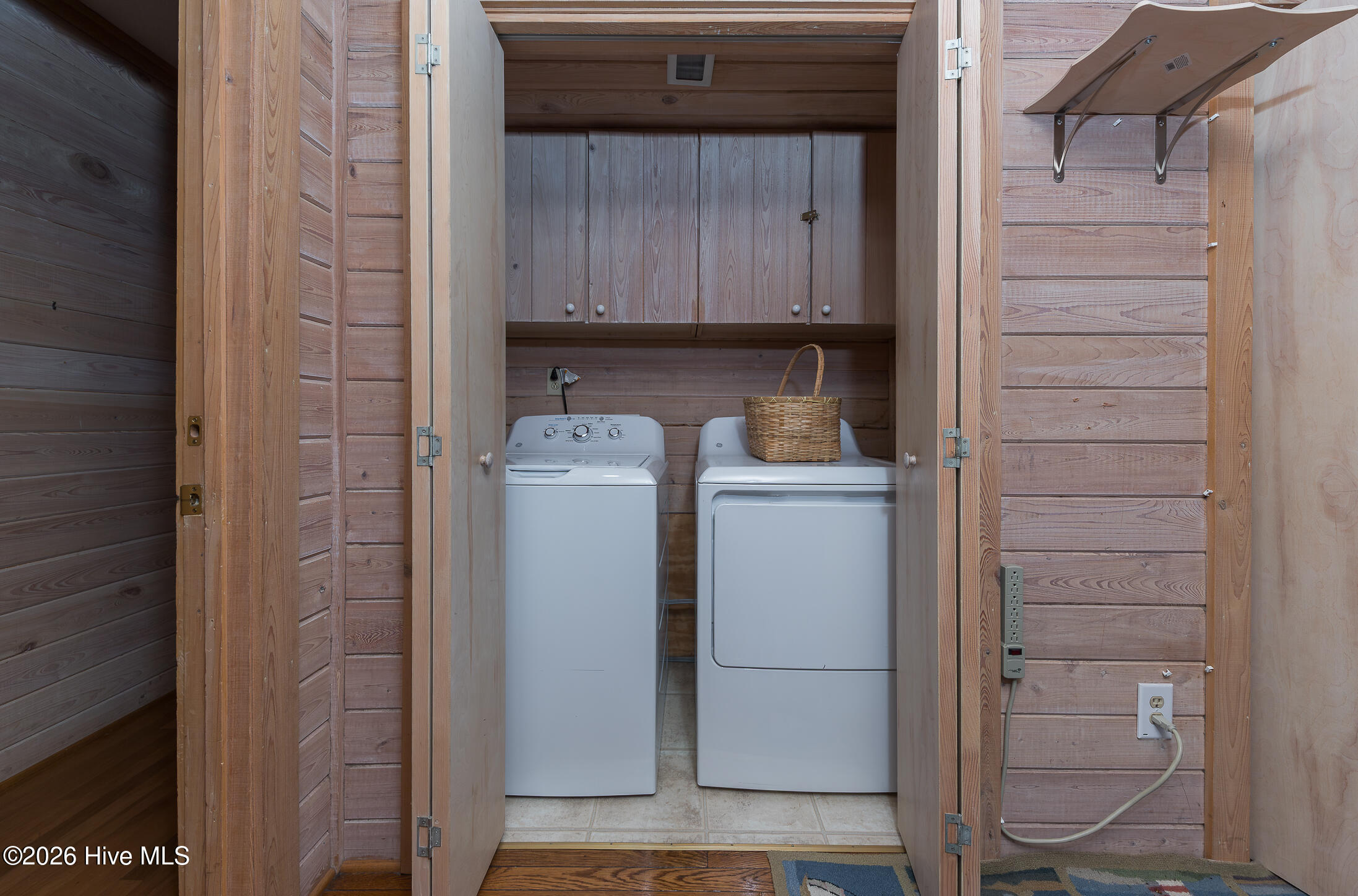 100560422 | Photo 67