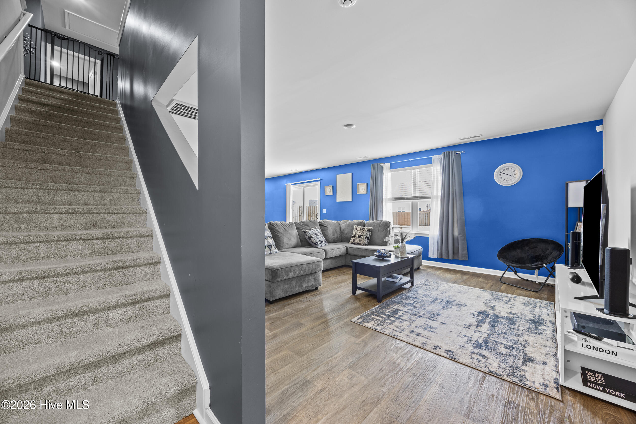 100558909 | Photo 17