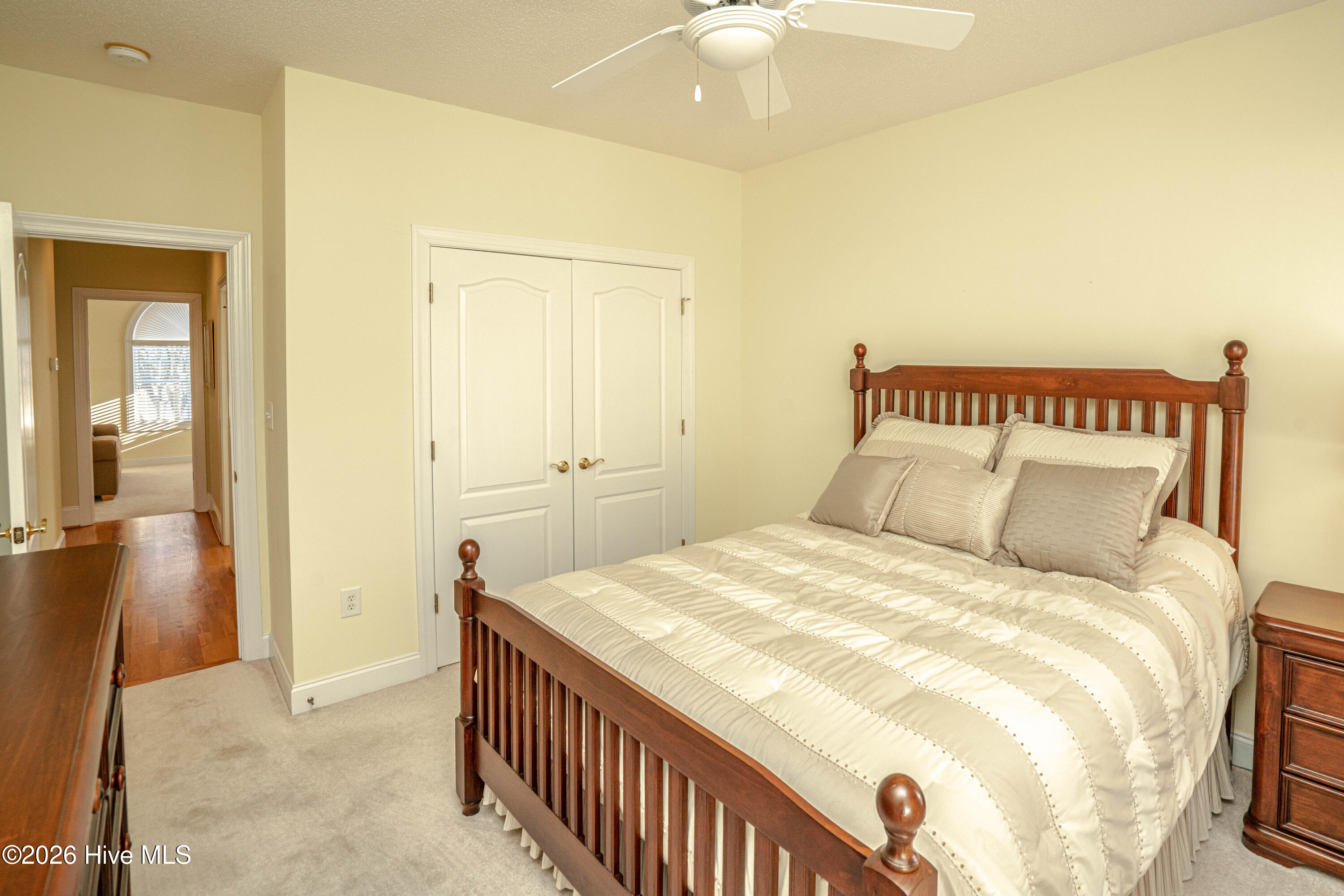 100553536 | Photo 37