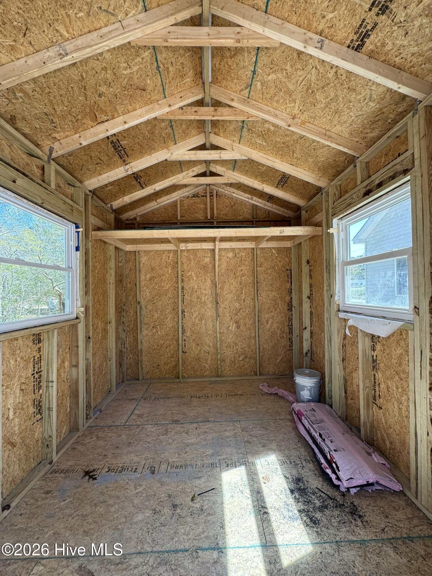 100563323 | Photo 16